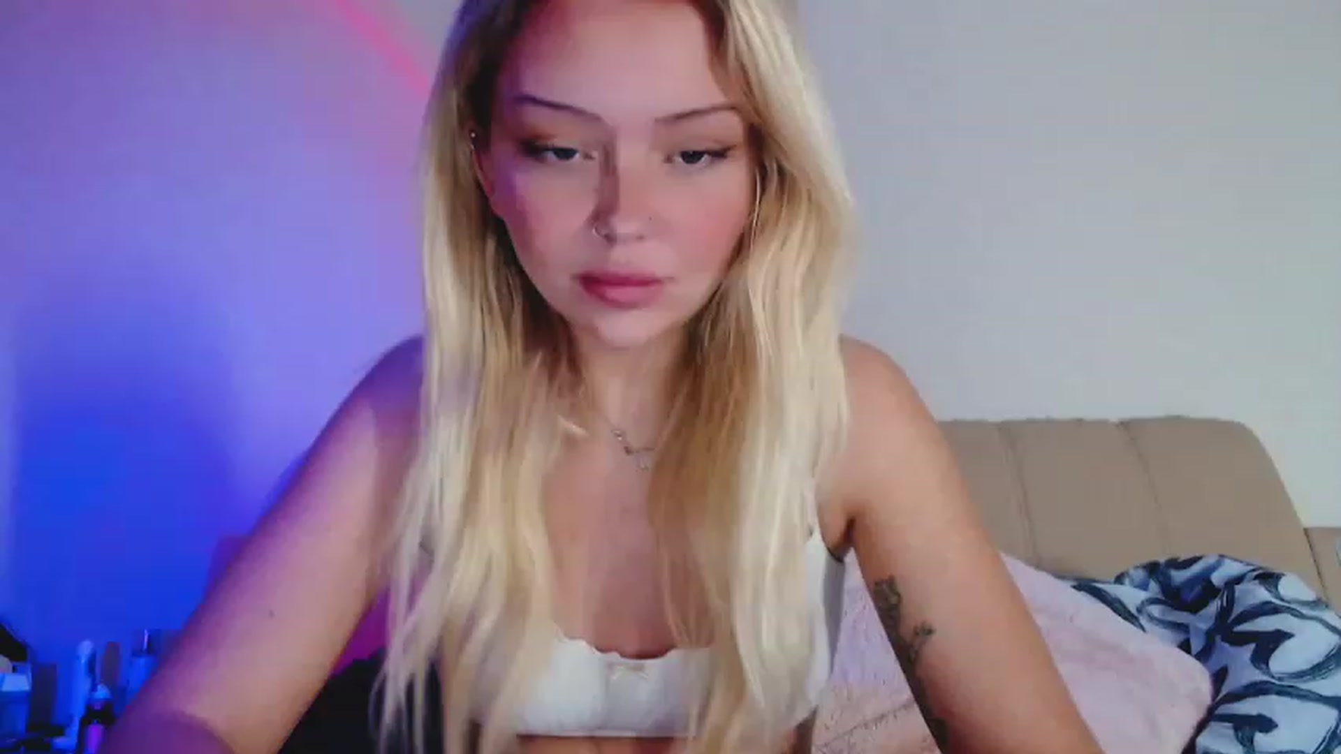 Gallery image thumbnail from Sk8Gurl420's myfreecams stream on, 01/13/2023, 18:16 image 11 of 20