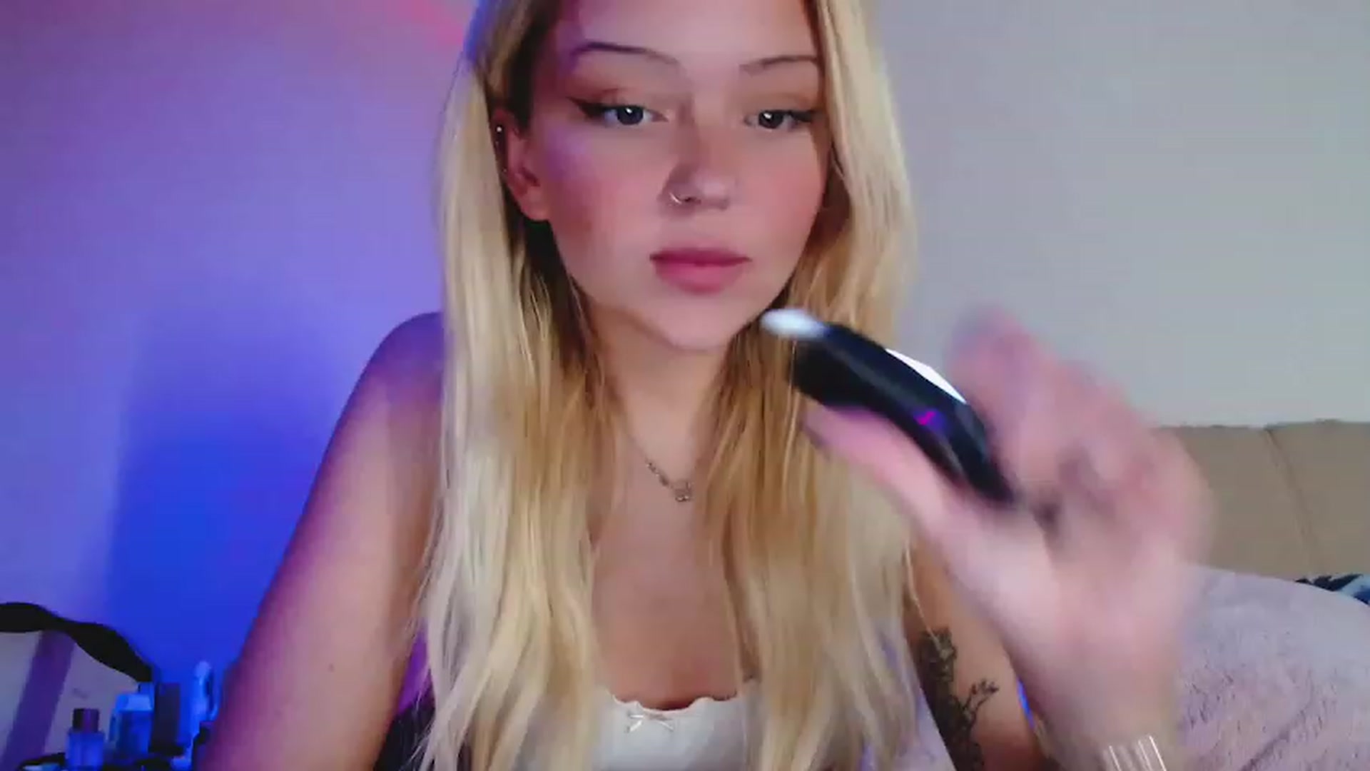 Gallery image thumbnail from Sk8Gurl420's myfreecams stream on, 01/13/2023, 18:16 image 14 of 20