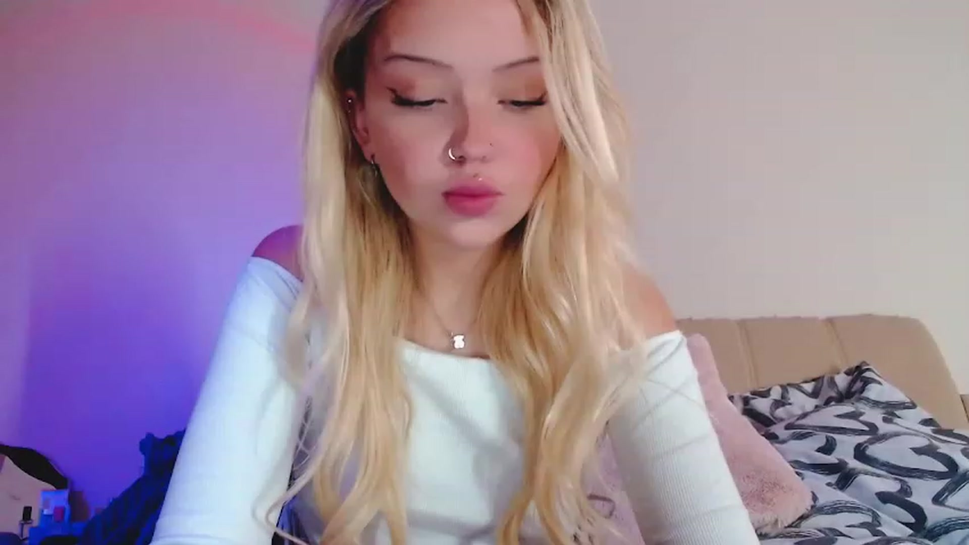 Gallery image thumbnail from Sk8Gurl420's myfreecams stream on, 01/18/2023, 07:06 image 12 of 20