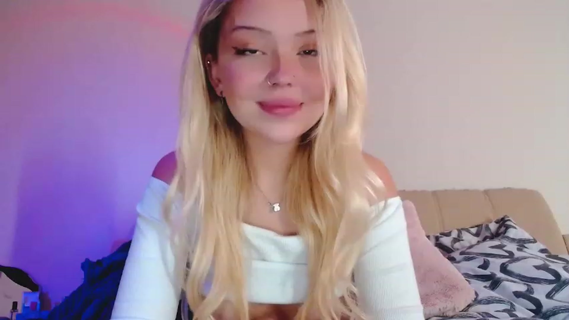 Gallery image thumbnail from Sk8Gurl420's myfreecams stream on, 01/18/2023, 07:06 image 14 of 20
