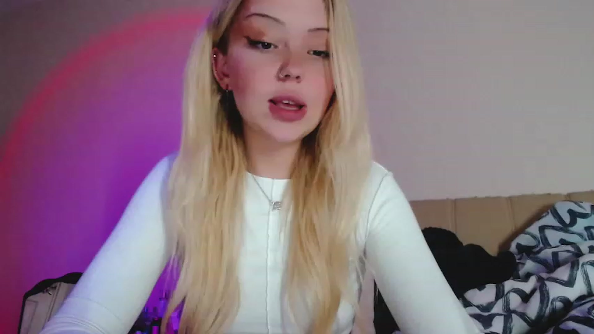 Gallery image thumbnail from Sk8Gurl420's myfreecams stream on, 01/19/2023, 19:24 image 17 of 20