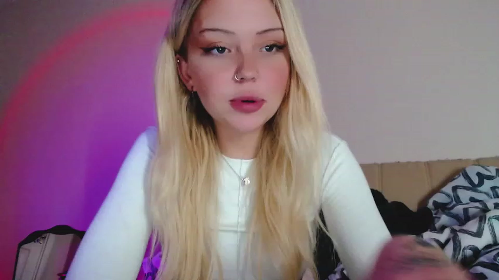 Gallery image thumbnail from Sk8Gurl420's myfreecams stream on, 01/19/2023, 19:24 image 18 of 20