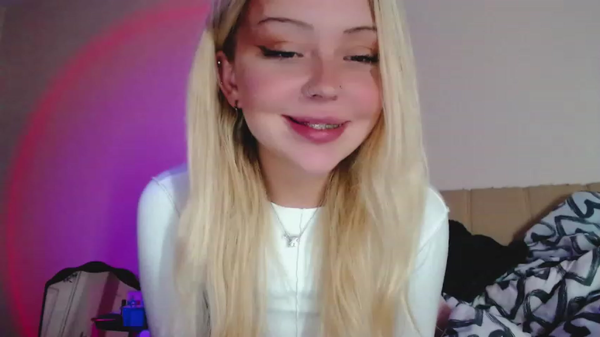 Gallery image thumbnail from Sk8Gurl420's myfreecams stream on, 01/19/2023, 19:24 image 15 of 20