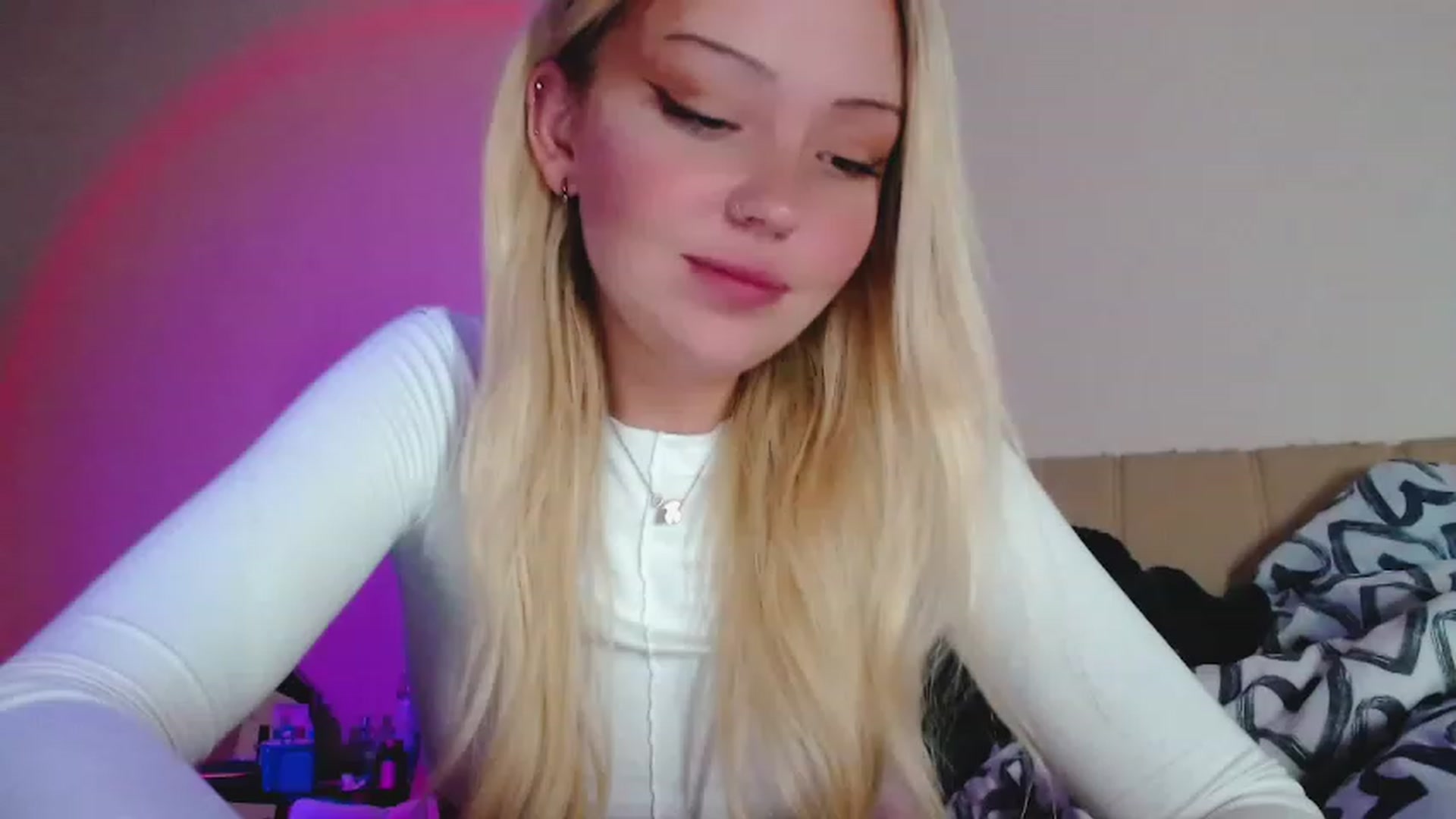 Gallery image thumbnail from Sk8Gurl420's myfreecams stream on, 01/19/2023, 19:24 image 19 of 20