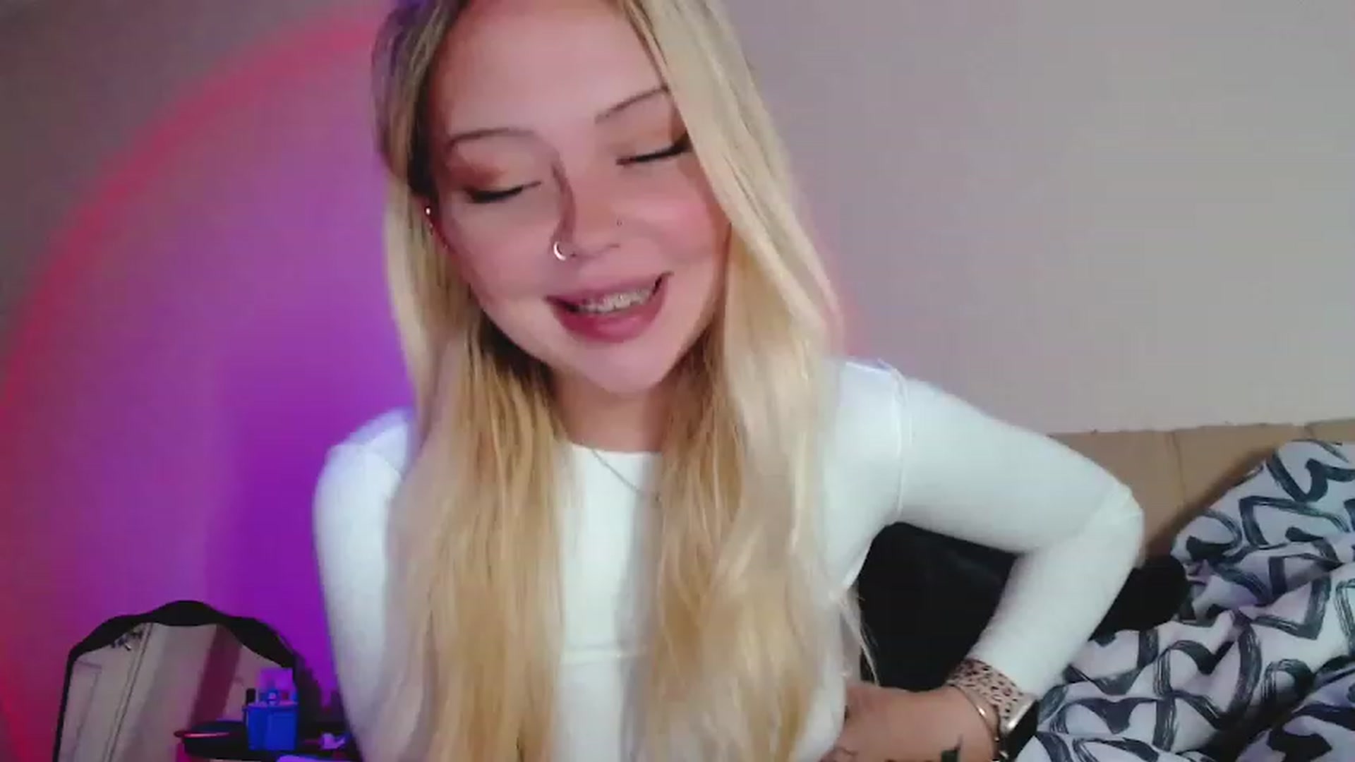 Gallery image thumbnail from Sk8Gurl420's myfreecams stream on, 01/19/2023, 19:24 image 20 of 20