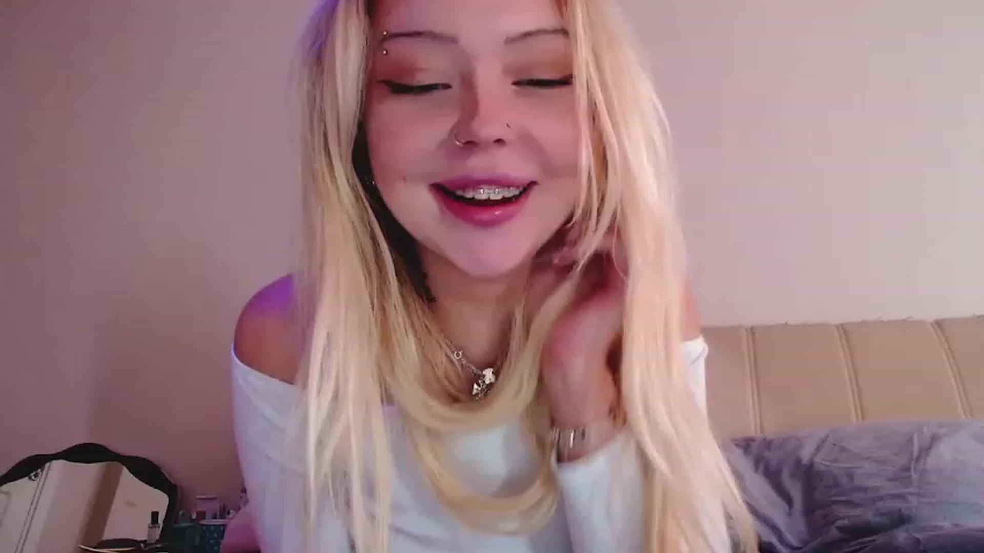 Gallery image thumbnail from Sk8Gurl420's myfreecams stream on, 01/21/2023, 11:52 image 20 of 20