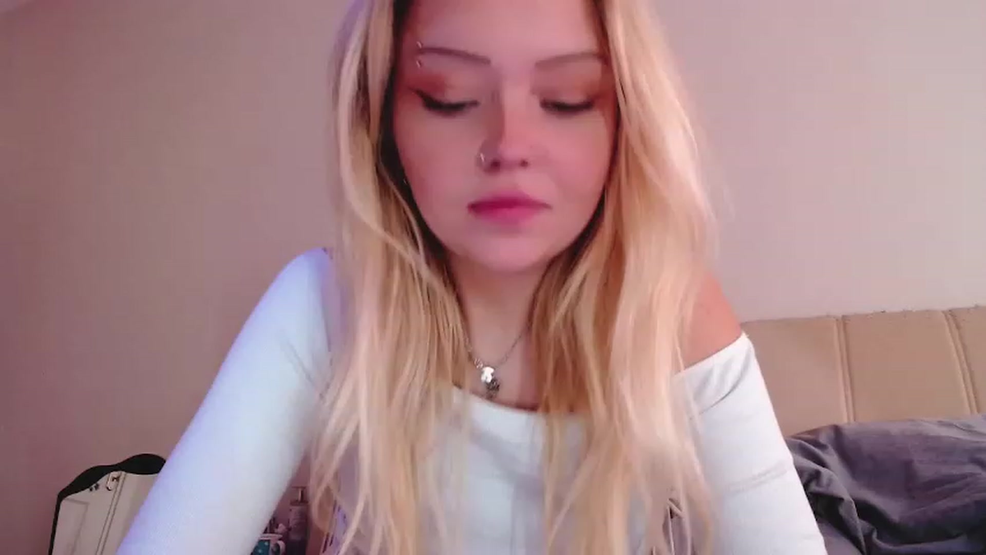 Gallery image thumbnail from Sk8Gurl420's myfreecams stream on, 01/21/2023, 11:52 image 8 of 20