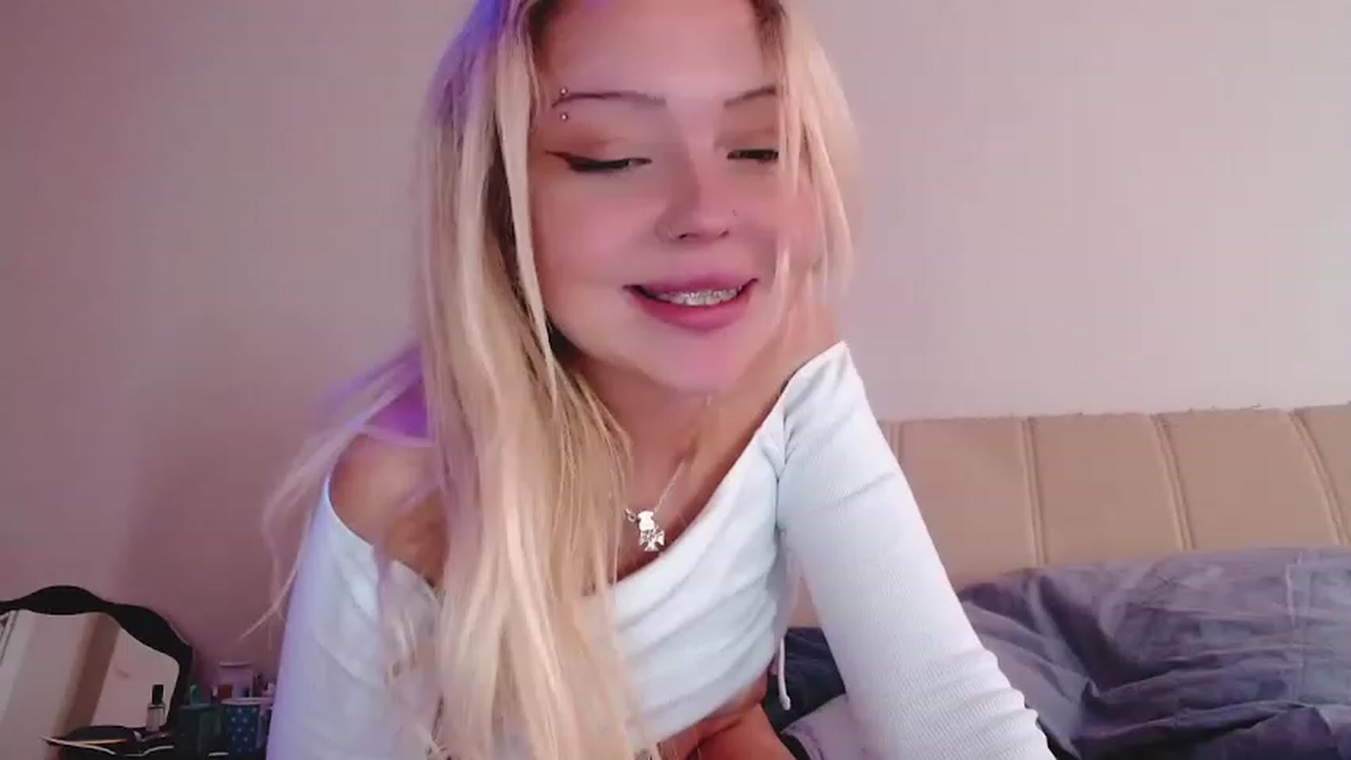 Gallery image thumbnail from Sk8Gurl420's myfreecams stream on, 01/21/2023, 11:52 image 15 of 20