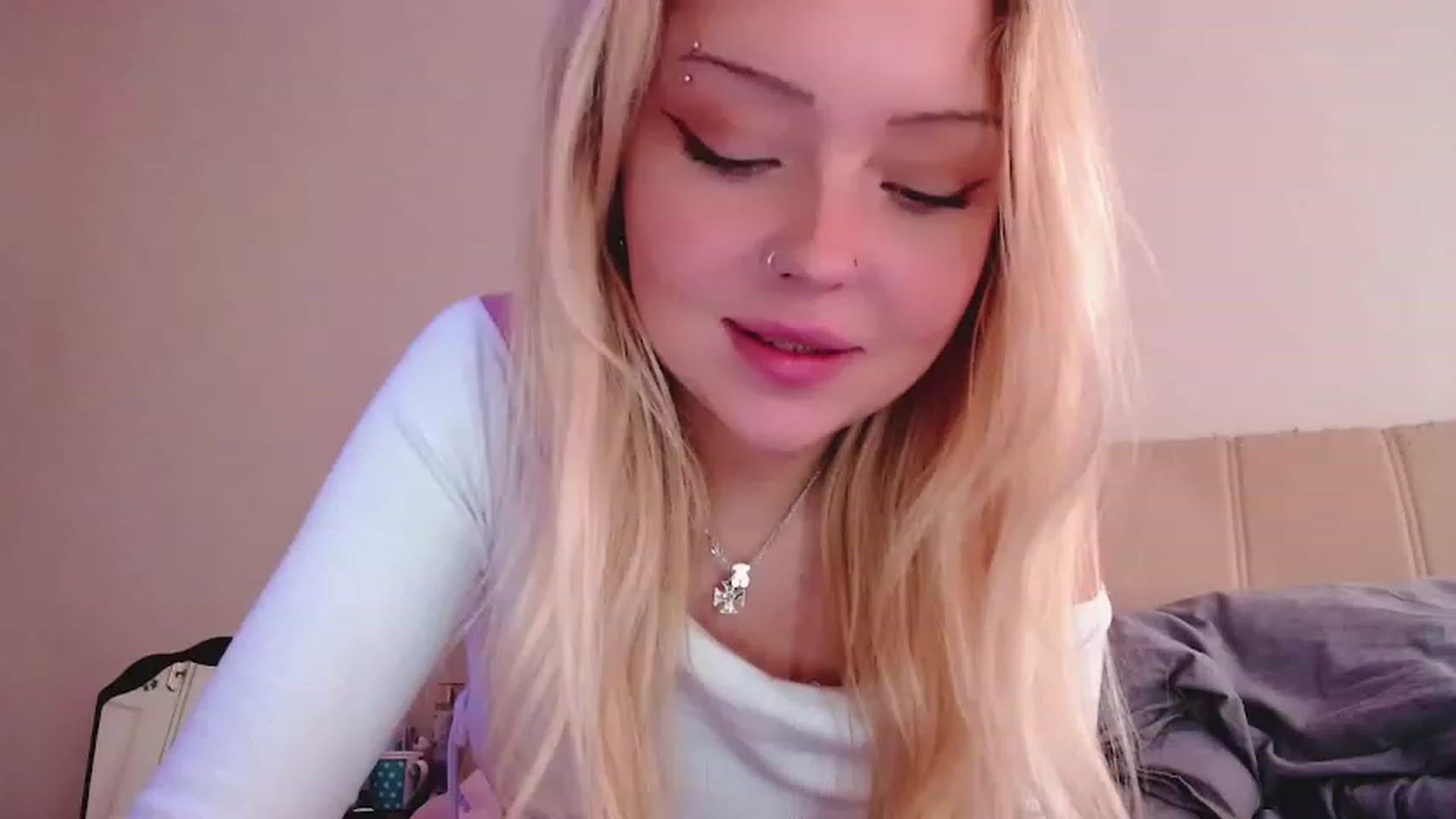 Gallery image thumbnail from Sk8Gurl420's myfreecams stream on, 01/21/2023, 11:52 image 9 of 20