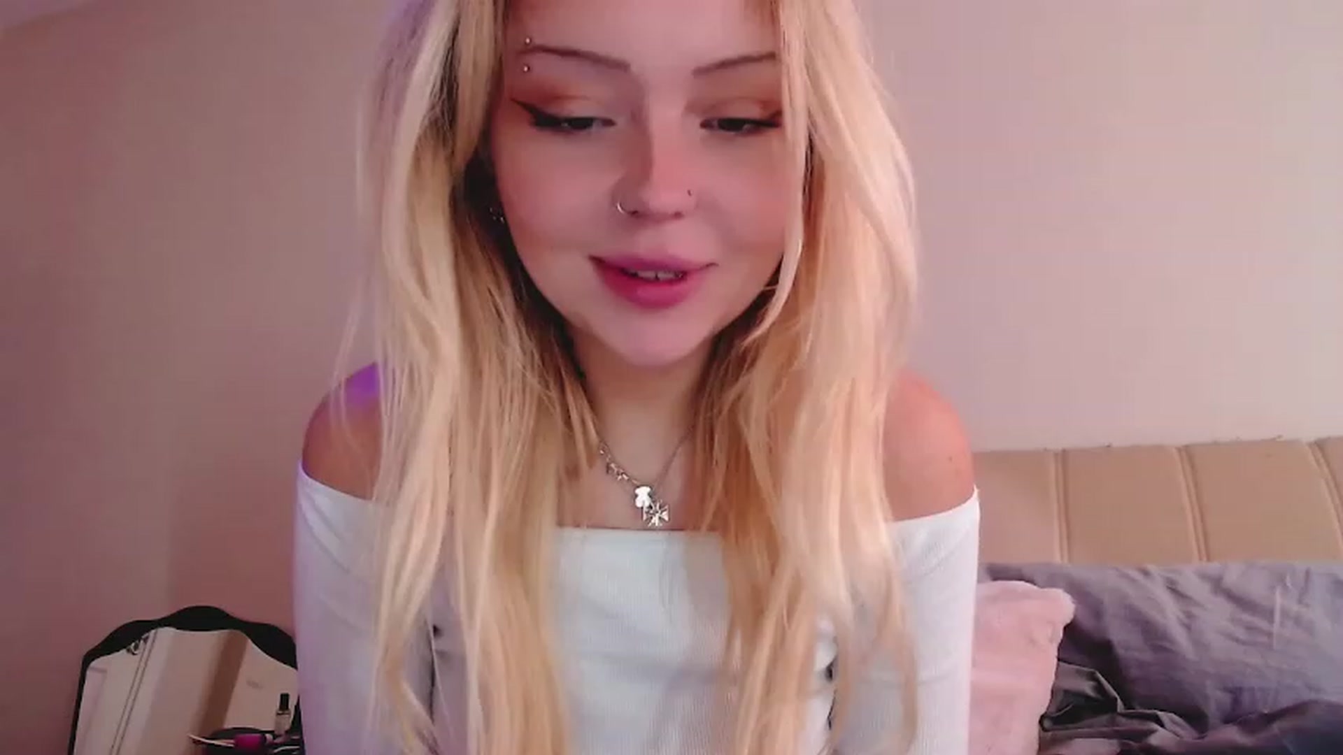 Gallery image thumbnail from Sk8Gurl420's myfreecams stream on, 01/21/2023, 11:52 image 2 of 20