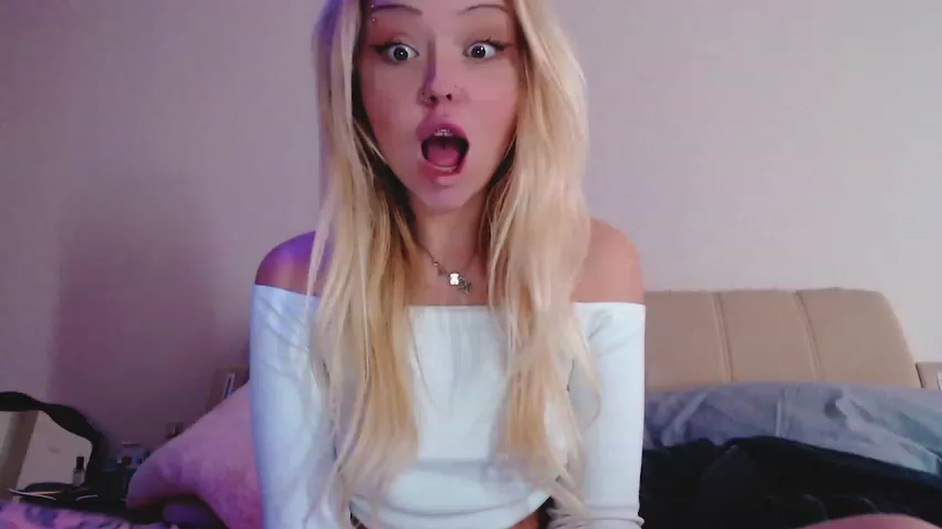 Gallery image thumbnail from Sk8Gurl420's myfreecams stream on, 01/21/2023, 12:32 image 9 of 20