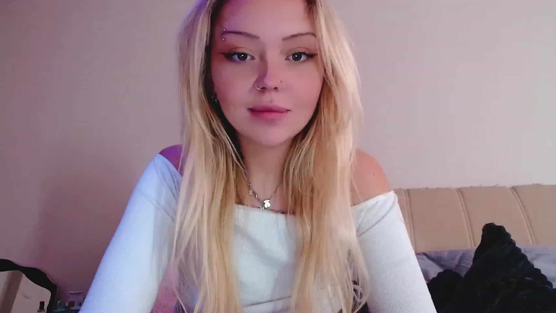 Gallery image thumbnail from Sk8Gurl420's myfreecams stream on, 01/21/2023, 12:32 image 1 of 20