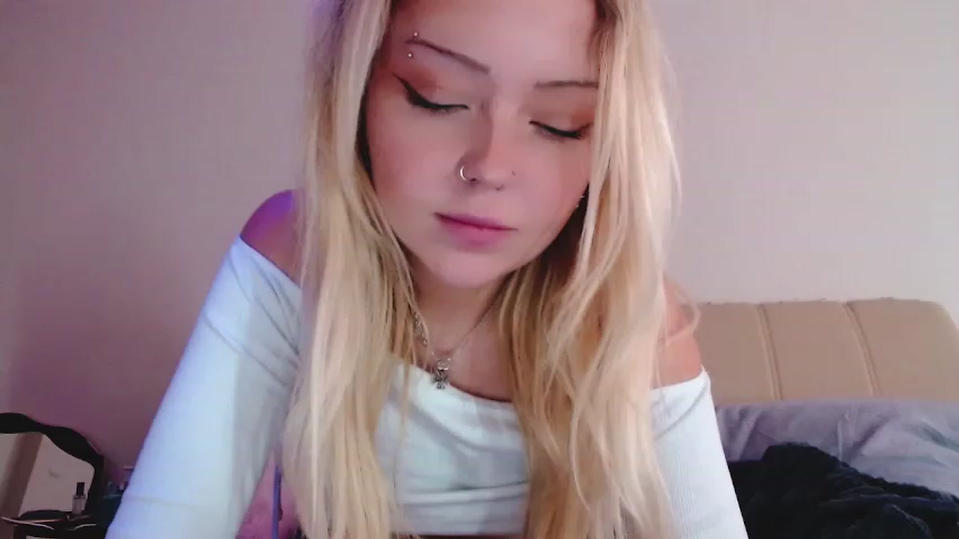 Gallery image thumbnail from Sk8Gurl420's myfreecams stream on, 01/21/2023, 12:32 image 6 of 20