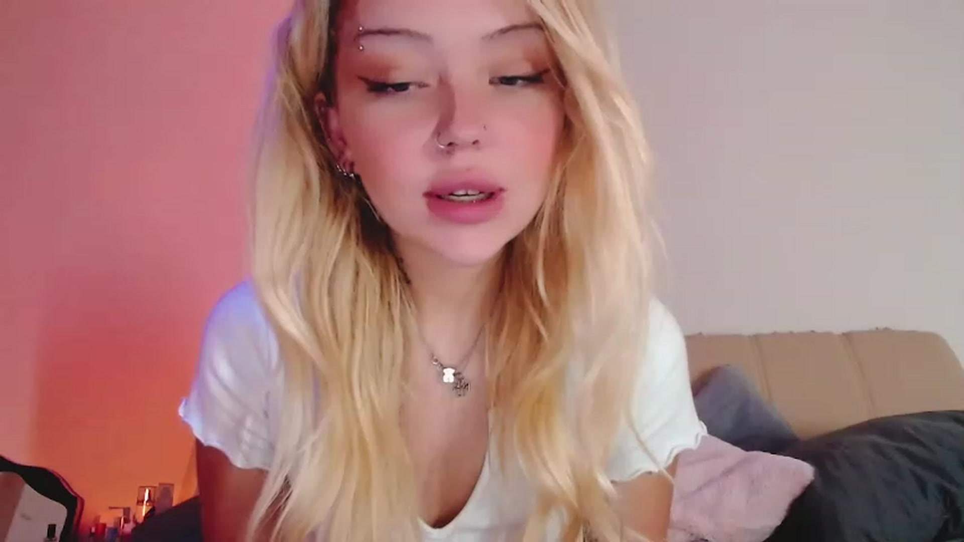 Gallery image thumbnail from Sk8Gurl420's myfreecams stream on, 01/25/2023, 14:51 image 18 of 20