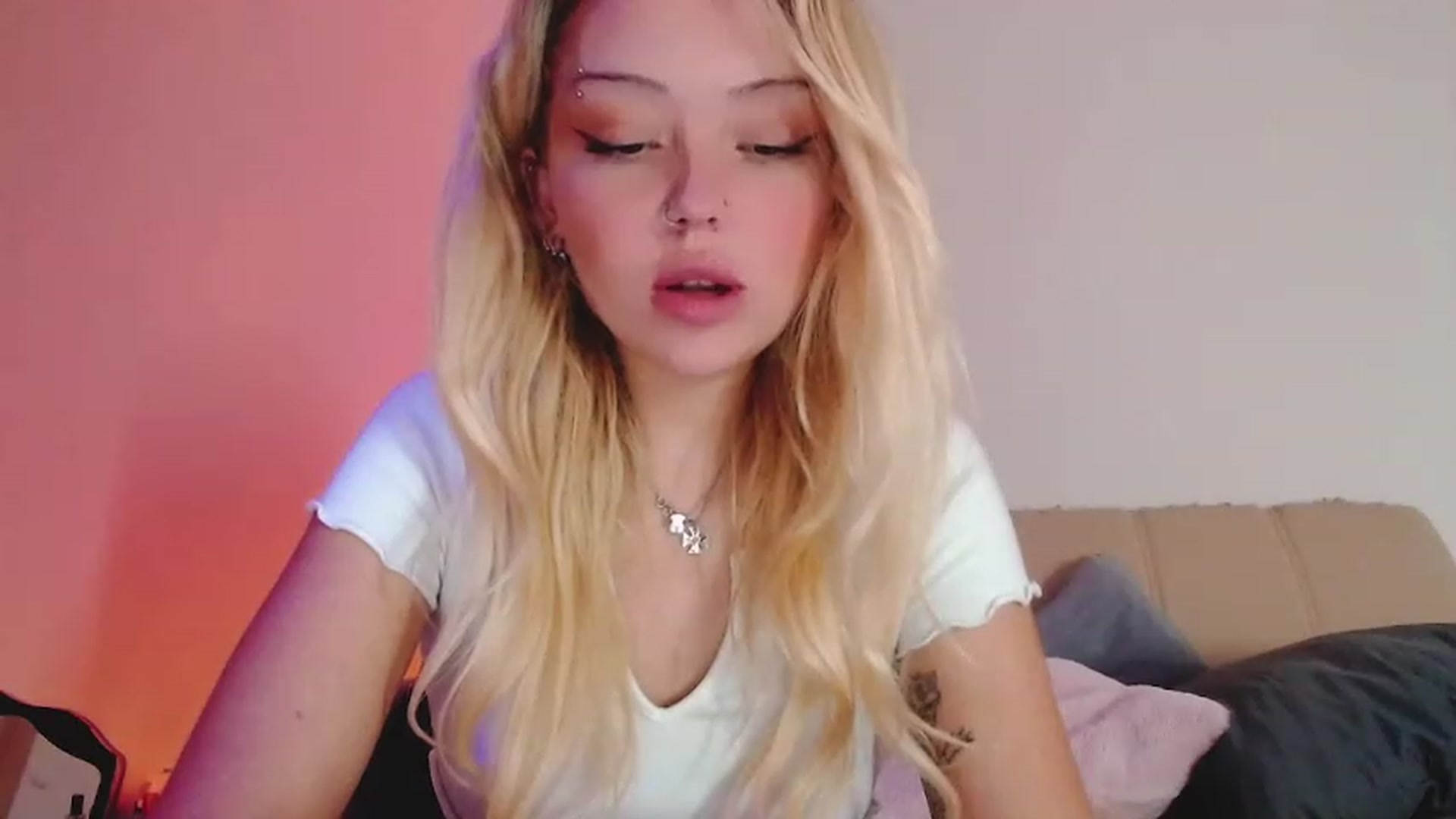 Gallery image thumbnail from Sk8Gurl420's myfreecams stream on, 01/25/2023, 14:51 image 20 of 20