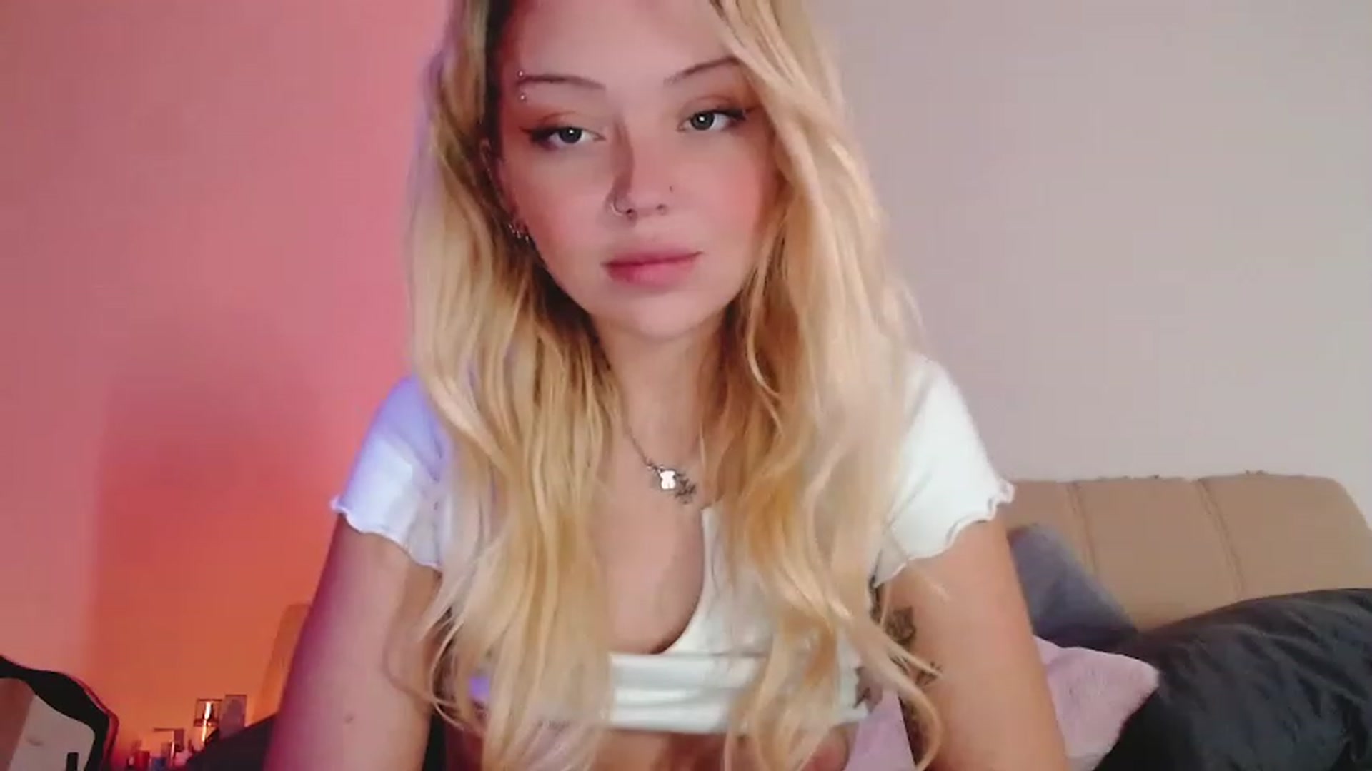 Gallery image thumbnail from Sk8Gurl420's myfreecams stream on, 01/25/2023, 14:51 image 16 of 20