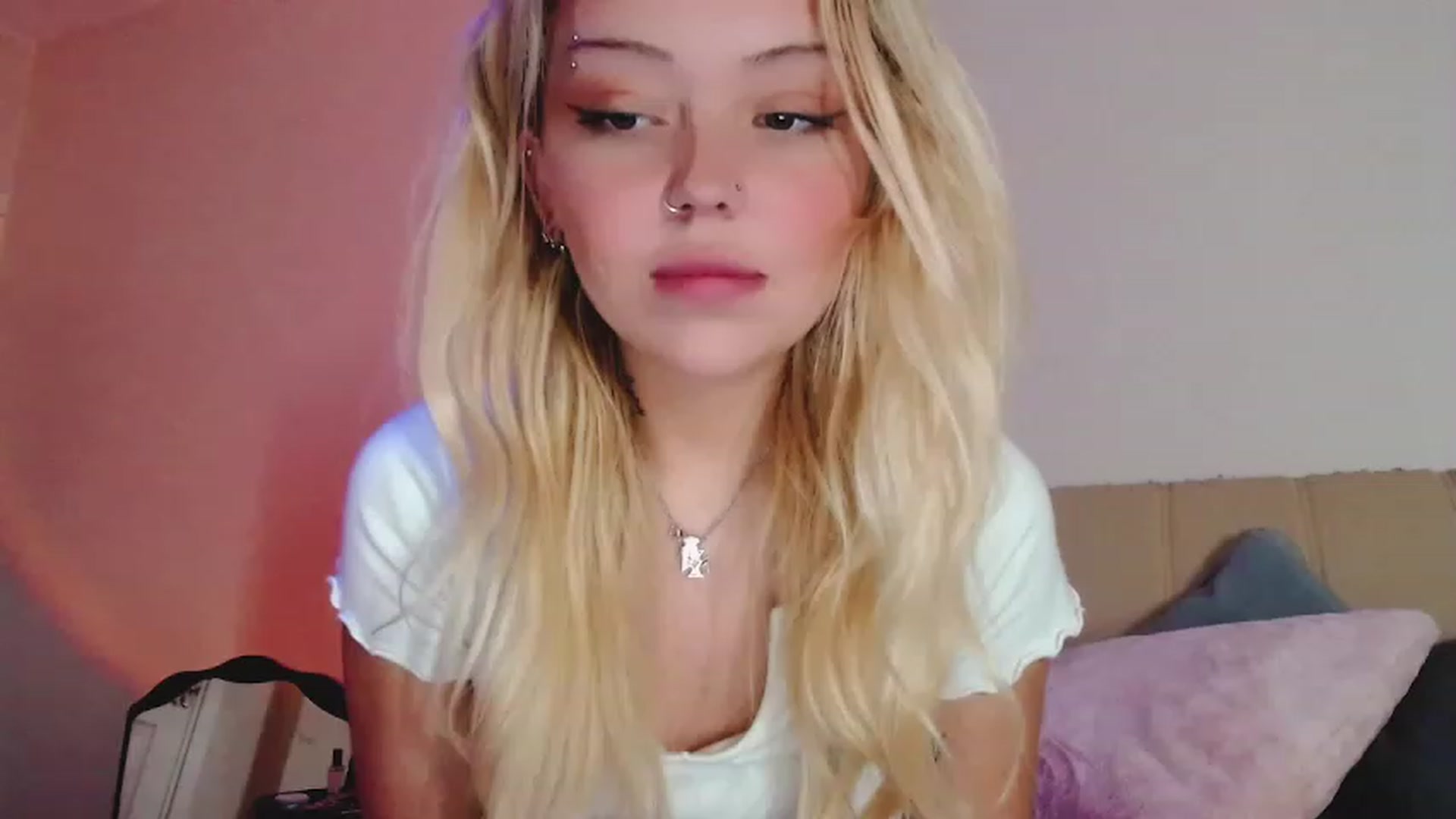Gallery image thumbnail from Sk8Gurl420's myfreecams stream on, 01/25/2023, 15:59 image 18 of 20