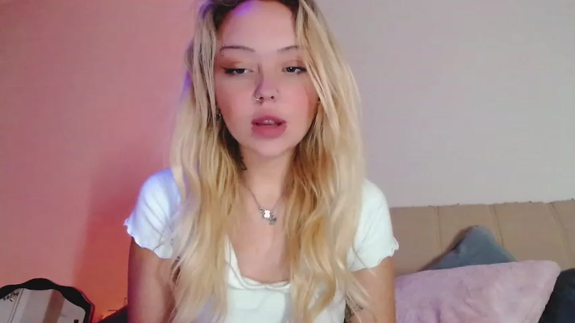 Gallery image thumbnail from Sk8Gurl420's myfreecams stream on, 01/25/2023, 15:59 image 17 of 20