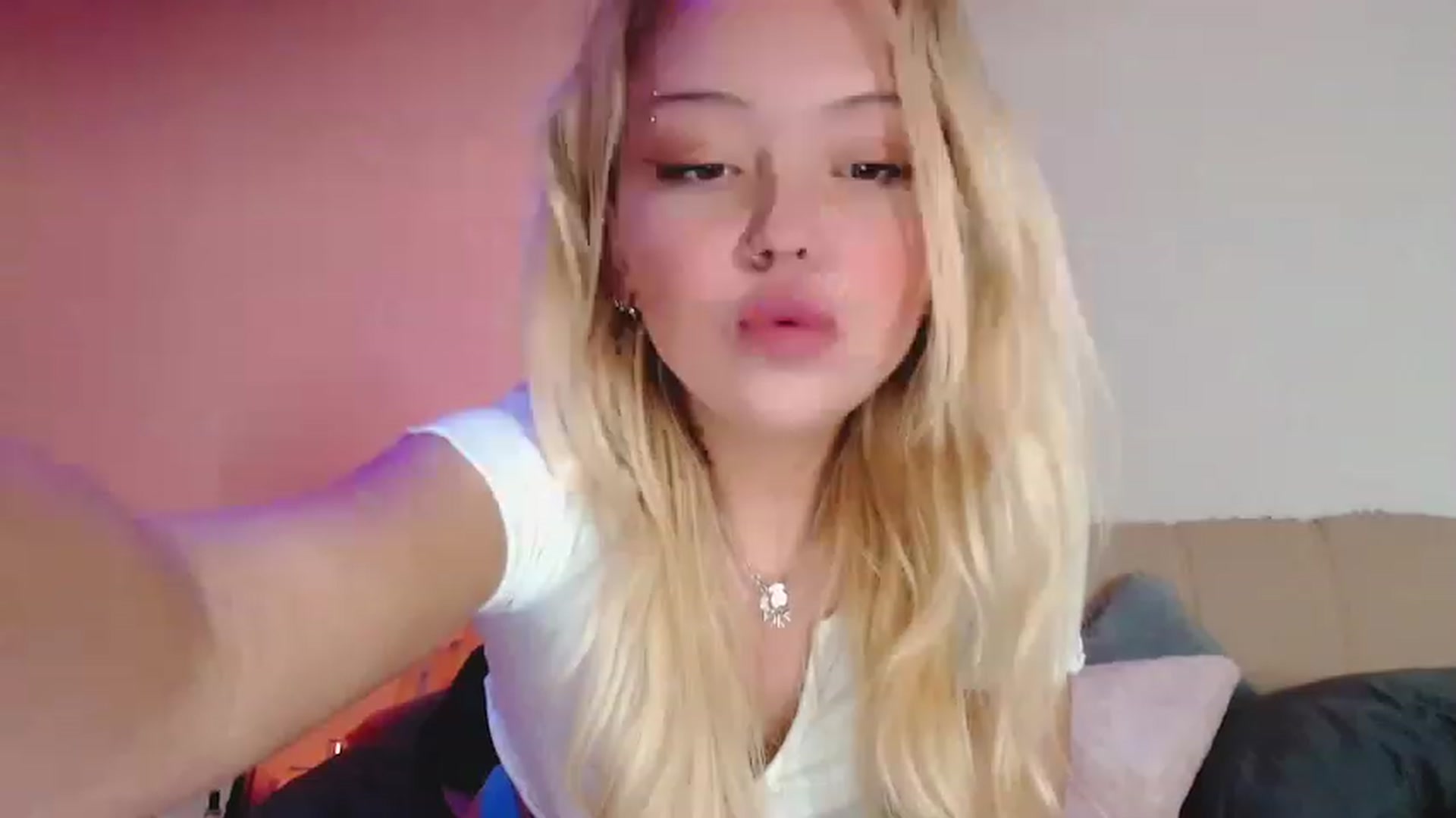 Gallery image thumbnail from Sk8Gurl420's myfreecams stream on, 01/25/2023, 15:59 image 20 of 20