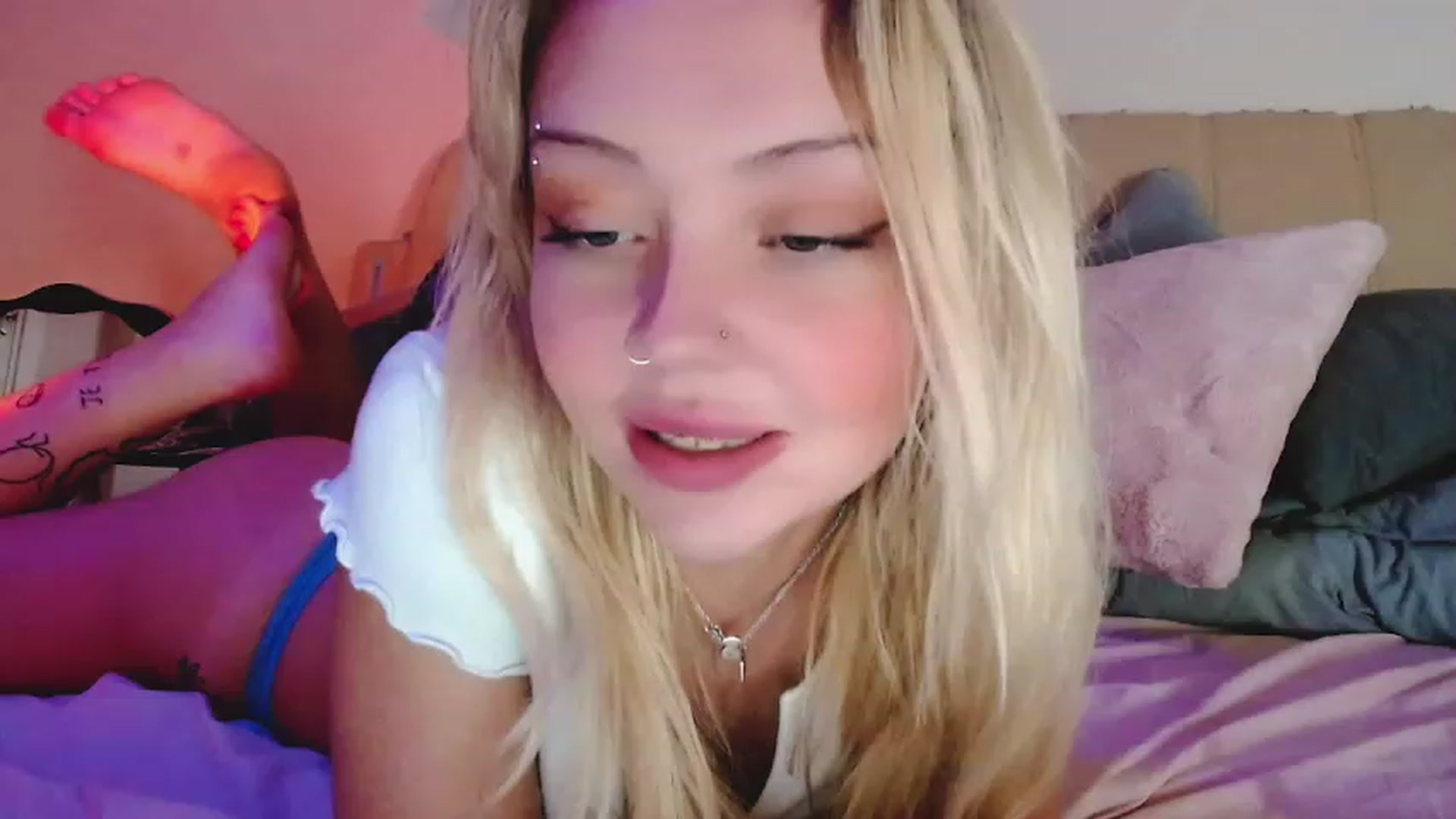 Gallery image thumbnail from Sk8Gurl420's myfreecams stream on, 01/25/2023, 15:59 image 15 of 20
