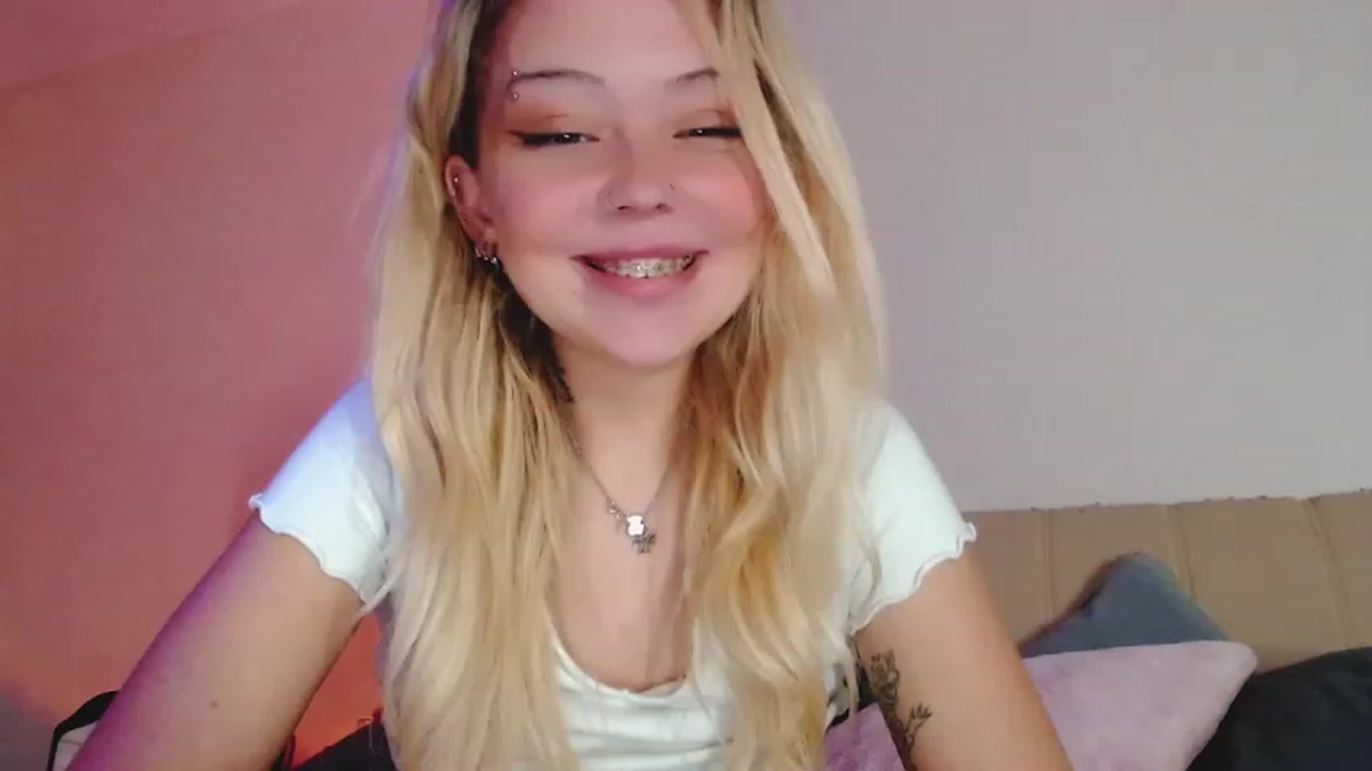 Gallery image thumbnail from Sk8Gurl420's myfreecams stream on, 01/25/2023, 16:15 image 2 of 20