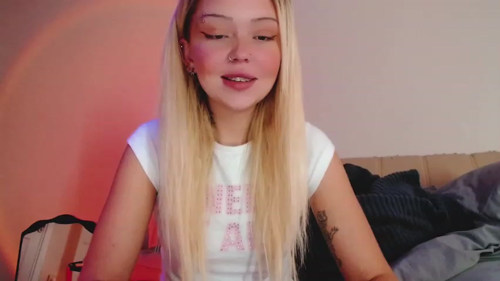 Gallery image thumbnail from Sk8Gurl420's myfreecams stream on, 01/26/2023, 06:17 image 10 of 20