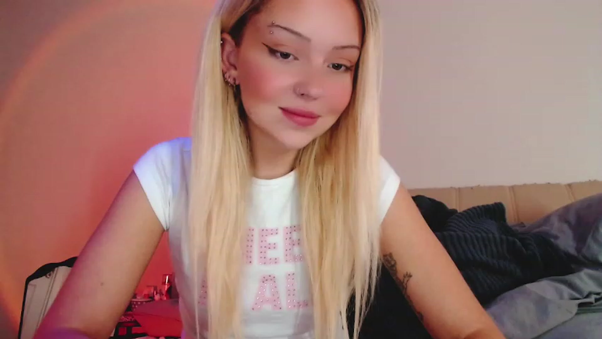 Gallery image thumbnail from Sk8Gurl420's myfreecams stream on, 01/26/2023, 06:17 image 12 of 20