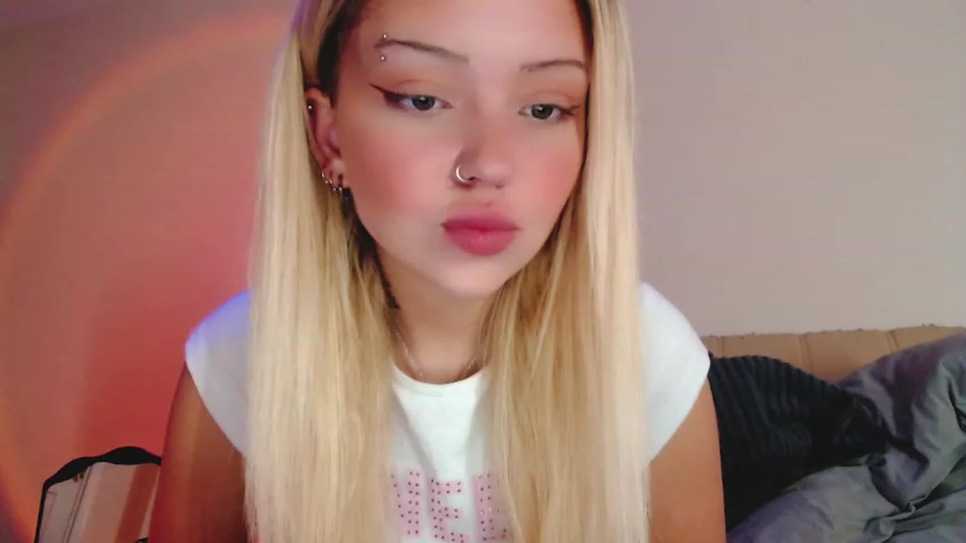 Gallery image thumbnail from Sk8Gurl420's myfreecams stream on, 01/26/2023, 06:17 image 8 of 20
