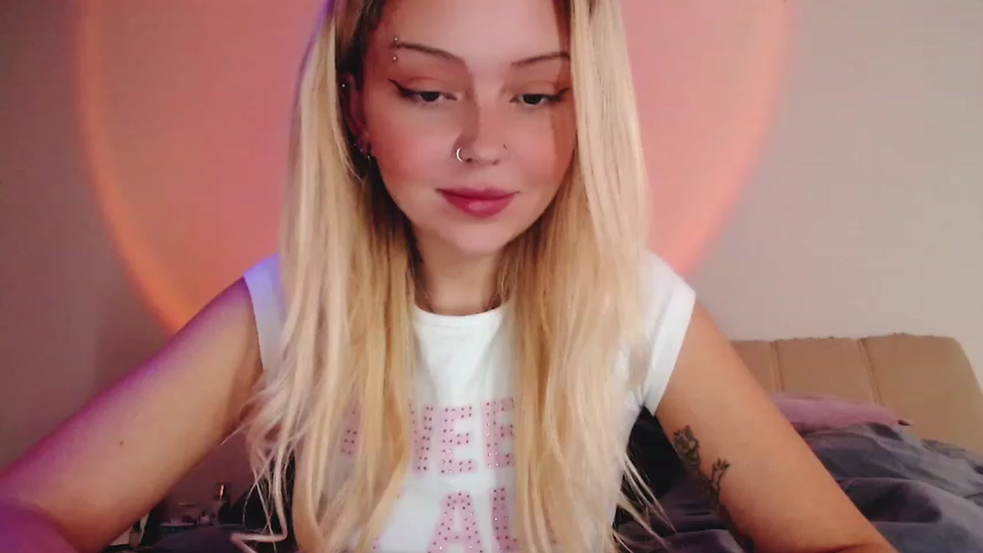 Gallery image thumbnail from Sk8Gurl420's myfreecams stream on, 01/26/2023, 14:36 image 5 of 20