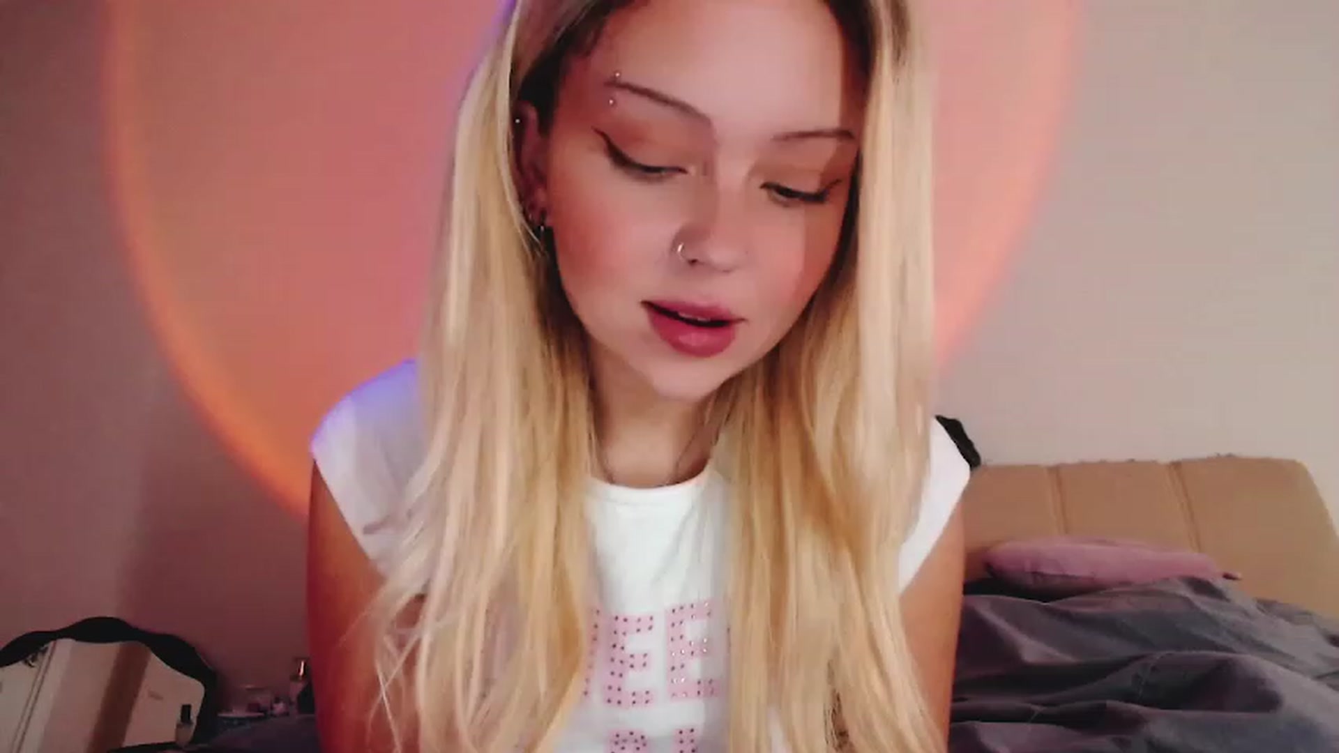 Gallery image thumbnail from Sk8Gurl420's myfreecams stream on, 01/26/2023, 14:36 image 6 of 20