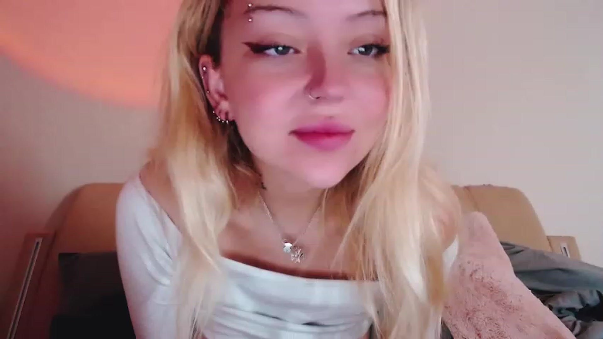 Gallery image thumbnail from Sk8Gurl420's myfreecams stream on, 01/30/2023, 07:38 image 6 of 20