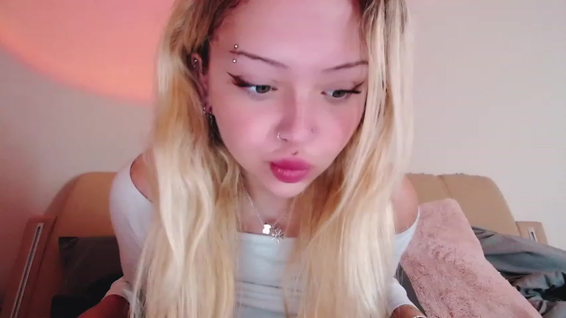 Gallery image thumbnail from Sk8Gurl420's myfreecams stream on, 01/30/2023, 07:38 image 7 of 20
