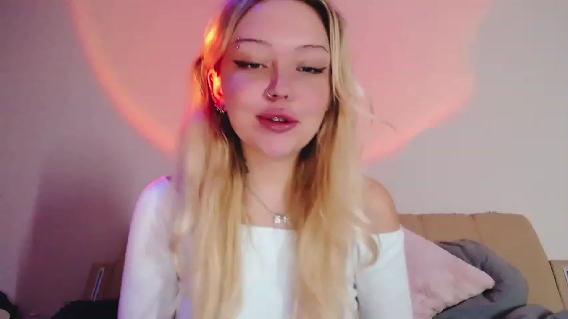 Gallery image thumbnail from Sk8Gurl420's myfreecams stream on, 01/30/2023, 15:20 image 14 of 20