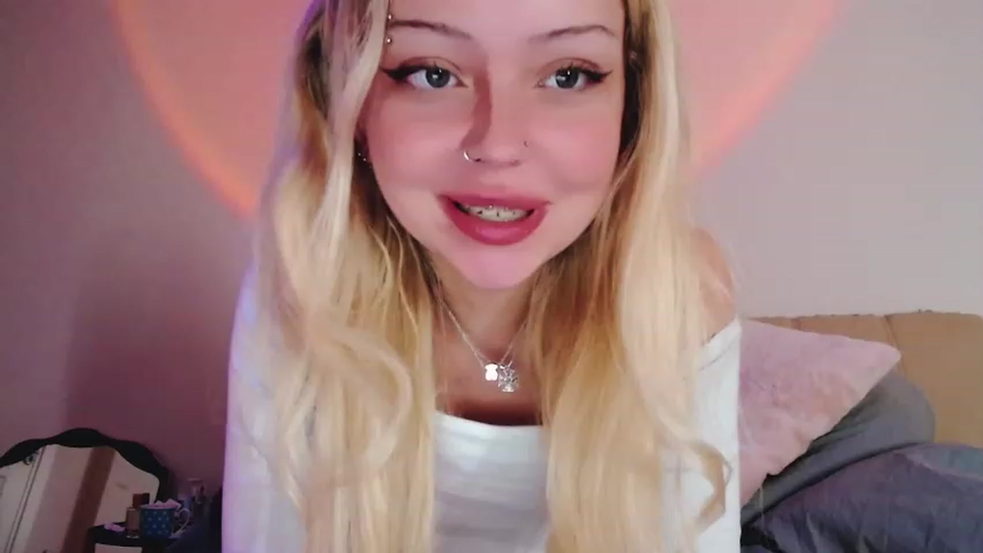 Gallery image thumbnail from Sk8Gurl420's myfreecams stream on, 01/30/2023, 15:20 image 1 of 20