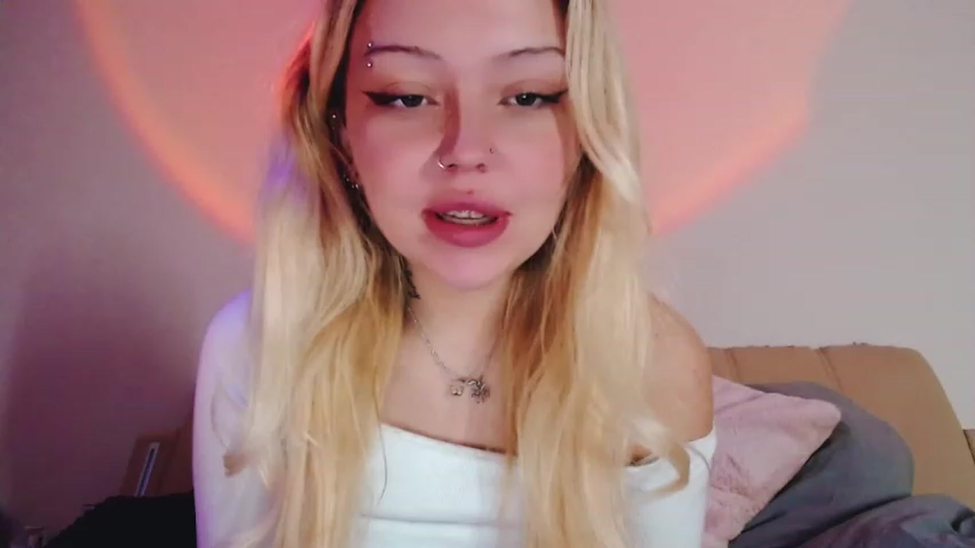 Gallery image thumbnail from Sk8Gurl420's myfreecams stream on, 01/30/2023, 15:20 image 9 of 20