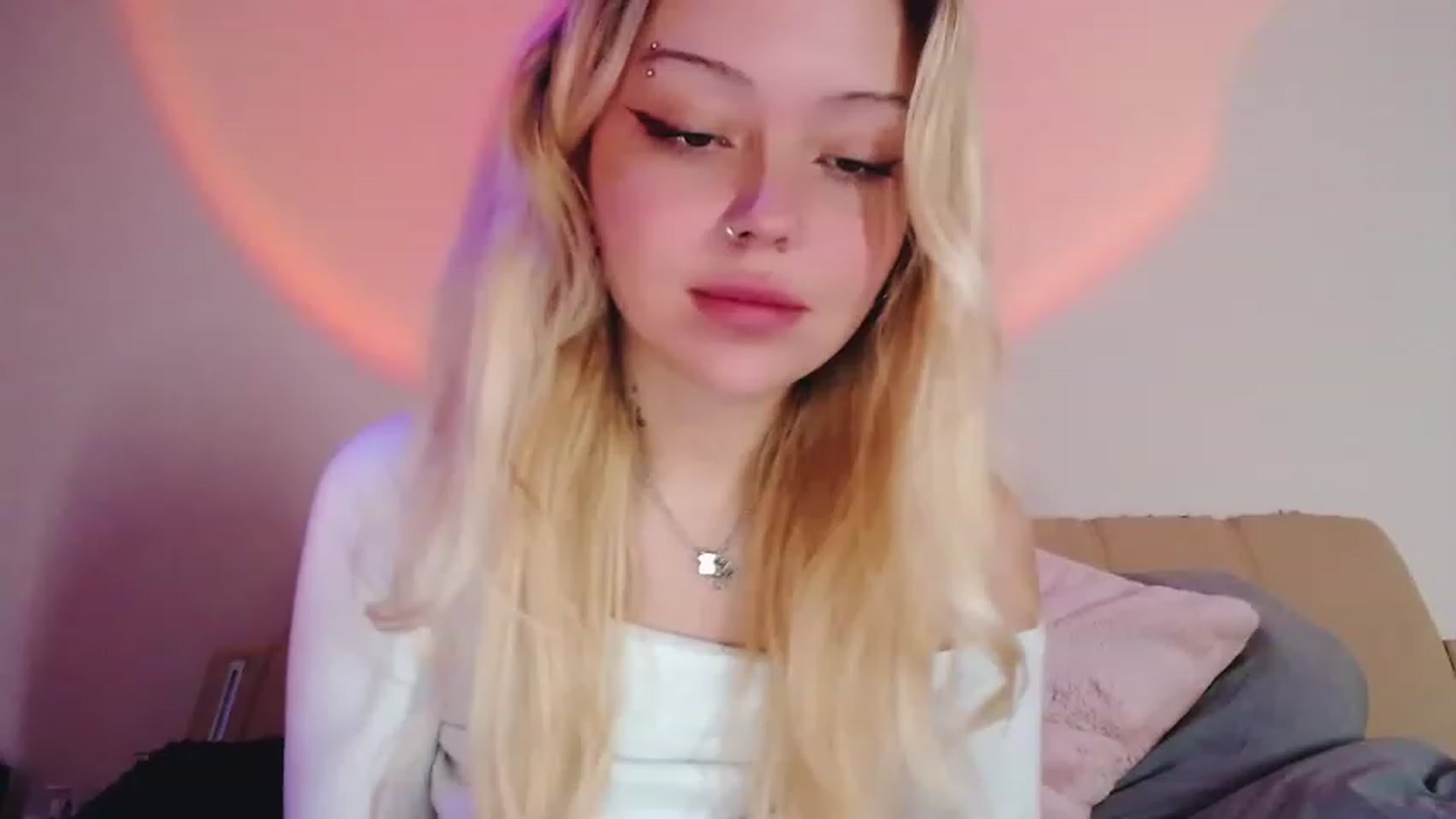 Gallery image thumbnail from Sk8Gurl420's myfreecams stream on, 01/30/2023, 15:20 image 10 of 20