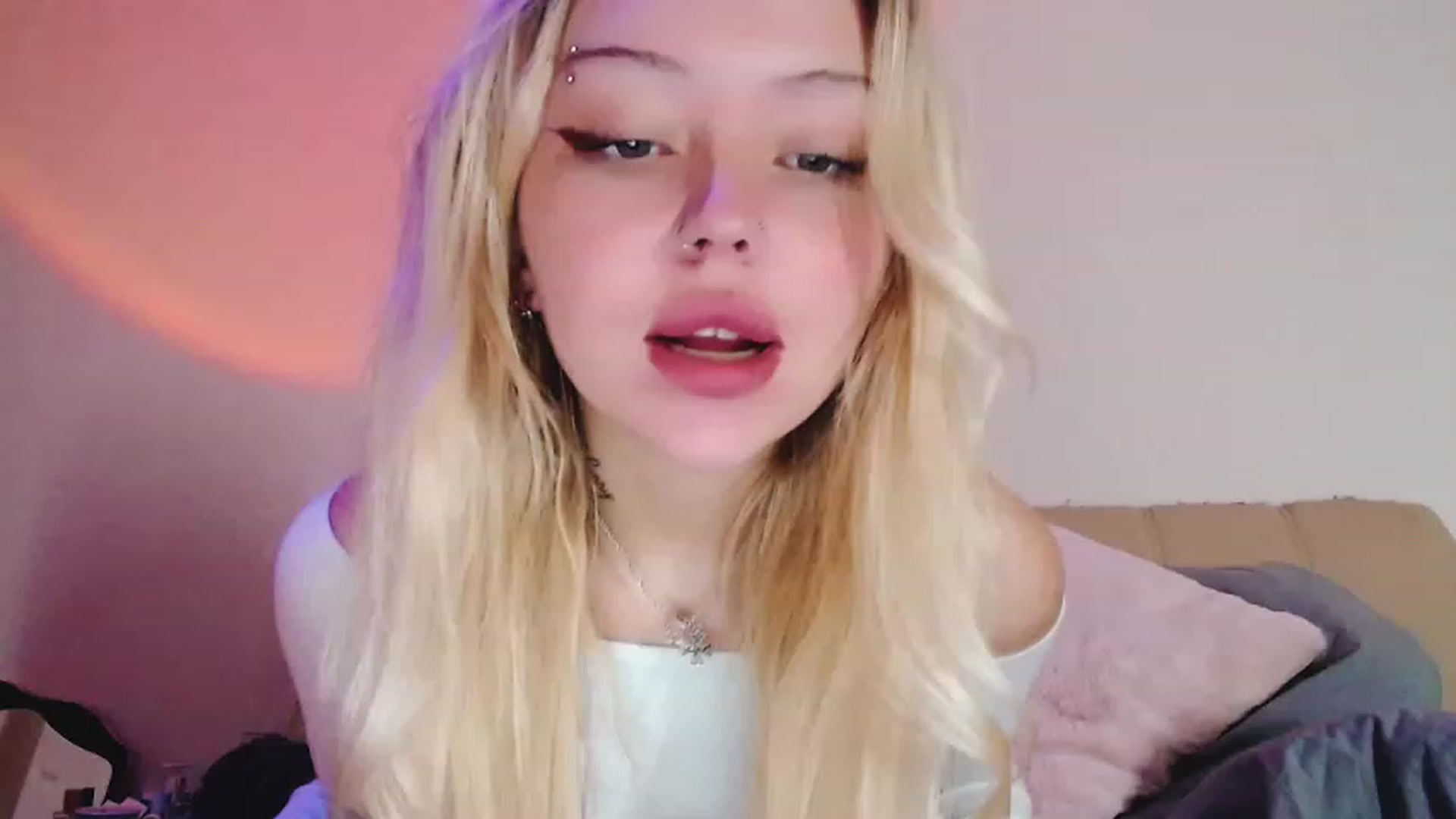 Gallery image thumbnail from Sk8Gurl420's myfreecams stream on, 01/30/2023, 15:41 image 9 of 20