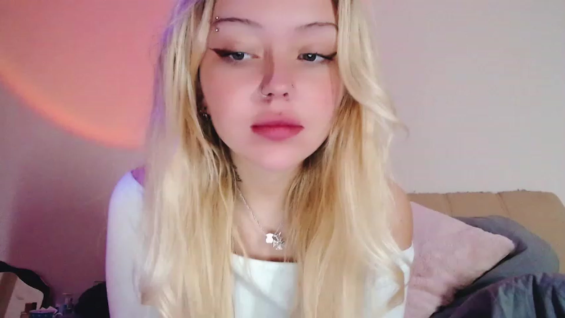 Gallery image thumbnail from Sk8Gurl420's myfreecams stream on, 01/30/2023, 15:41 image 8 of 20