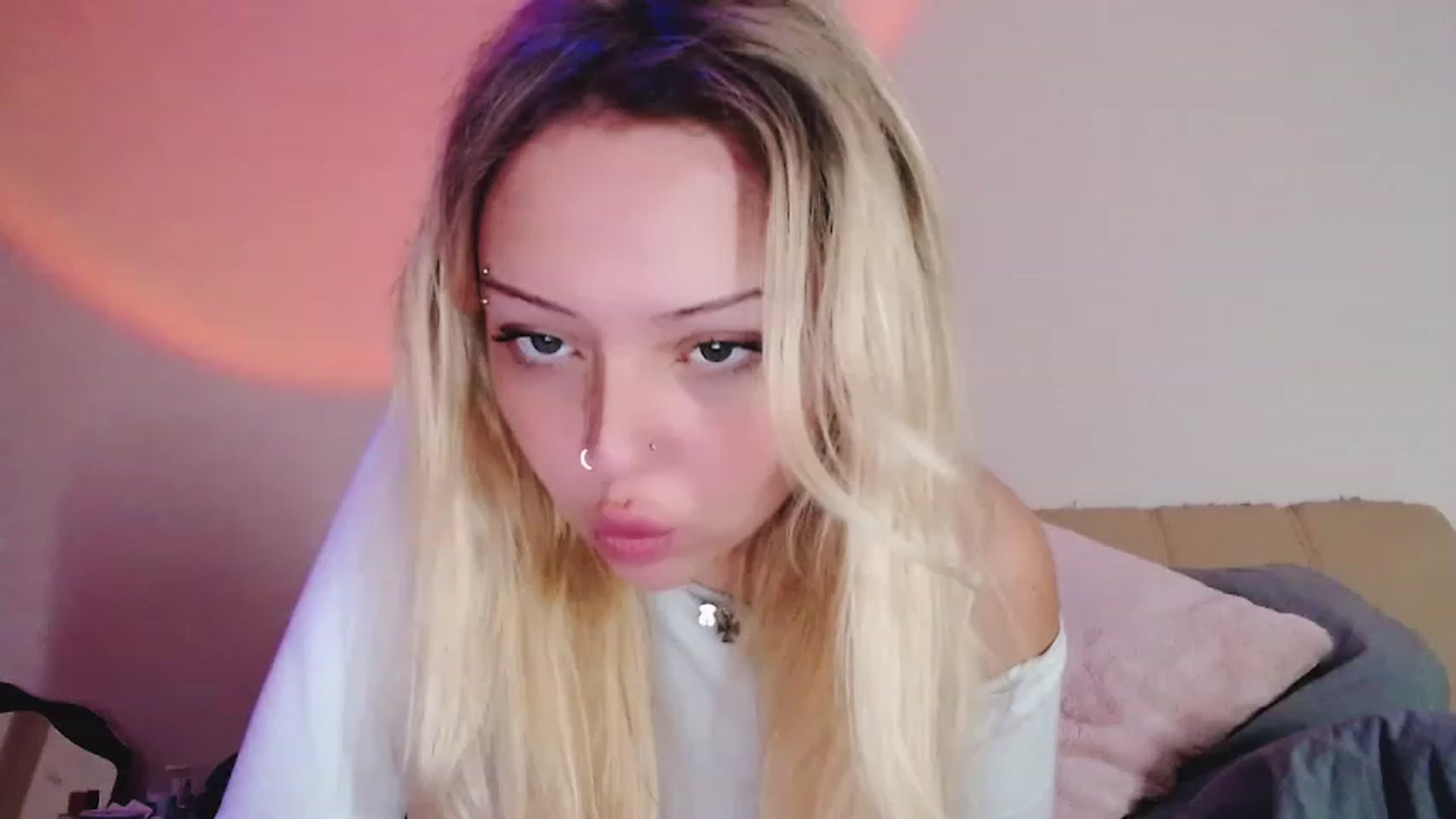 Gallery image thumbnail from Sk8Gurl420's myfreecams stream on, 01/30/2023, 15:41 image 3 of 20