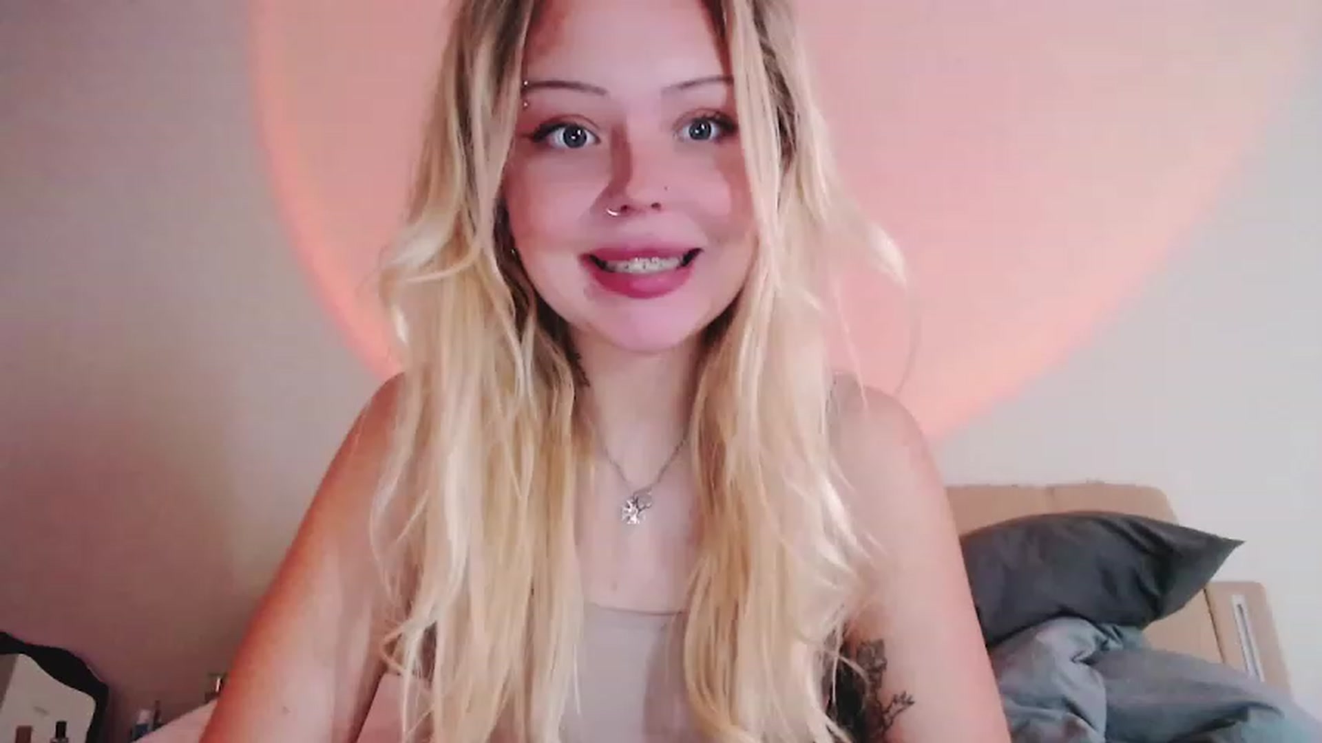 Gallery image thumbnail from Sk8Gurl420's myfreecams stream on, 02/01/2023, 15:26 image 3 of 20