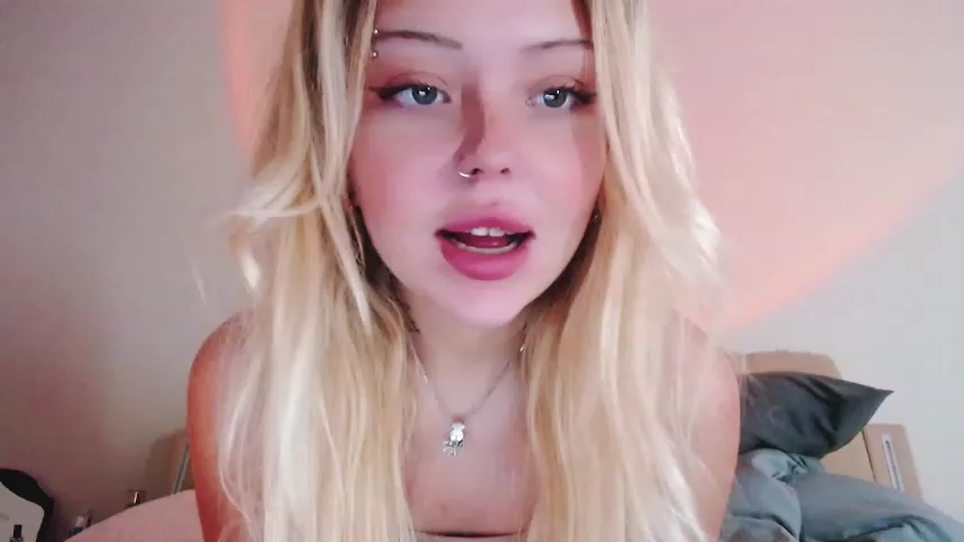 Gallery image thumbnail from Sk8Gurl420's myfreecams stream on, 02/01/2023, 15:26 image 5 of 20