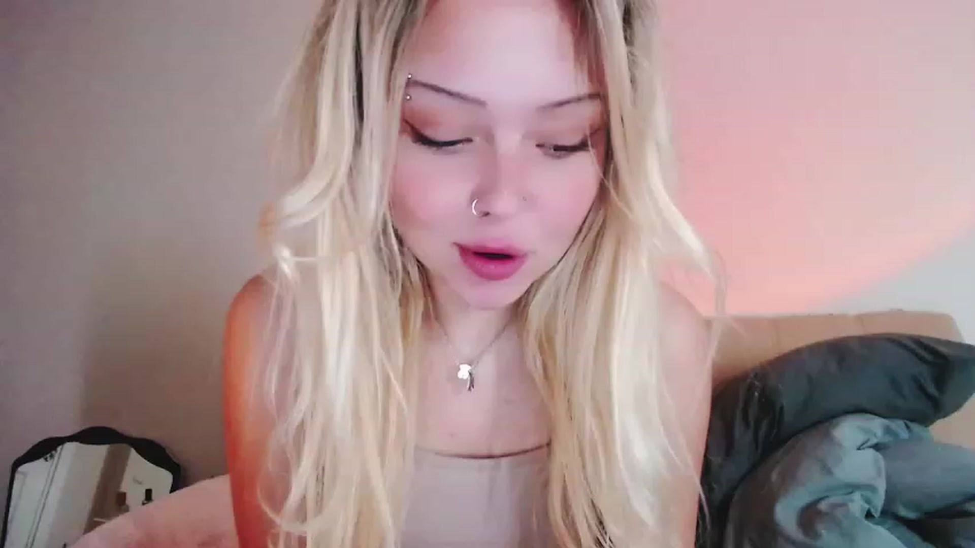 Gallery image thumbnail from Sk8Gurl420's myfreecams stream on, 02/01/2023, 15:26 image 11 of 20