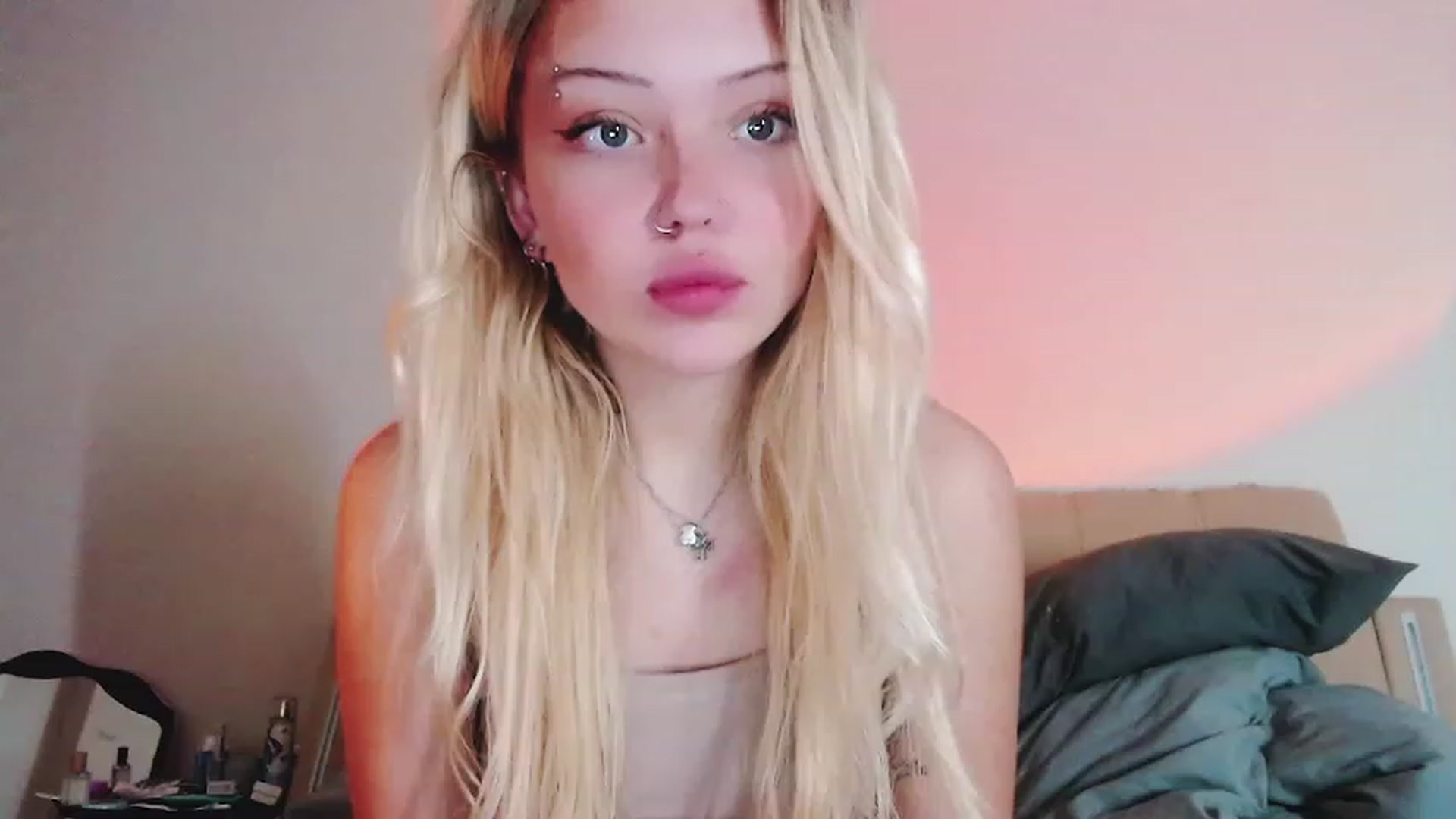 Gallery image thumbnail from Sk8Gurl420's myfreecams stream on, 02/01/2023, 15:26 image 16 of 20