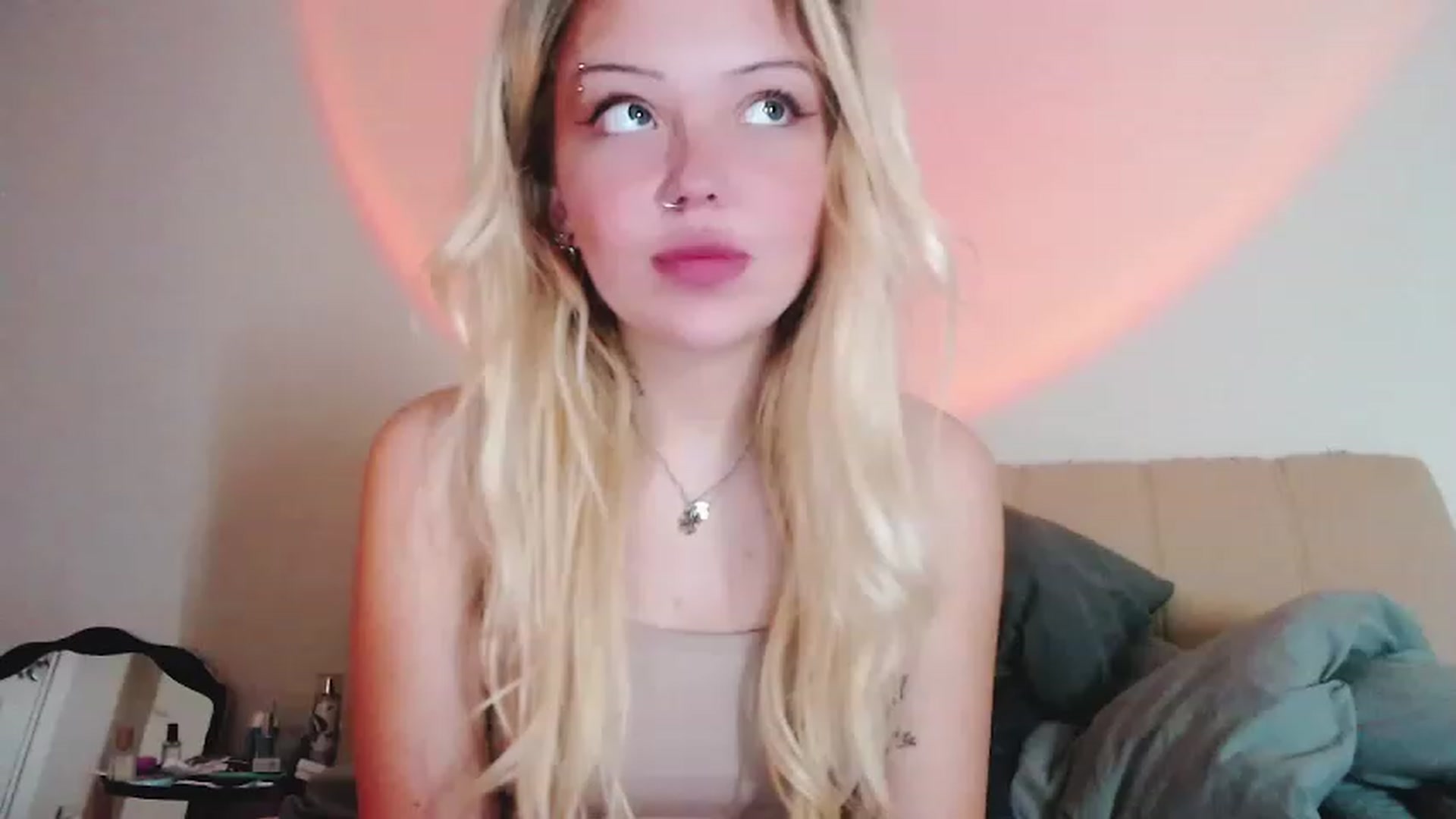Gallery image thumbnail from Sk8Gurl420's myfreecams stream on, 02/01/2023, 16:04 image 18 of 20