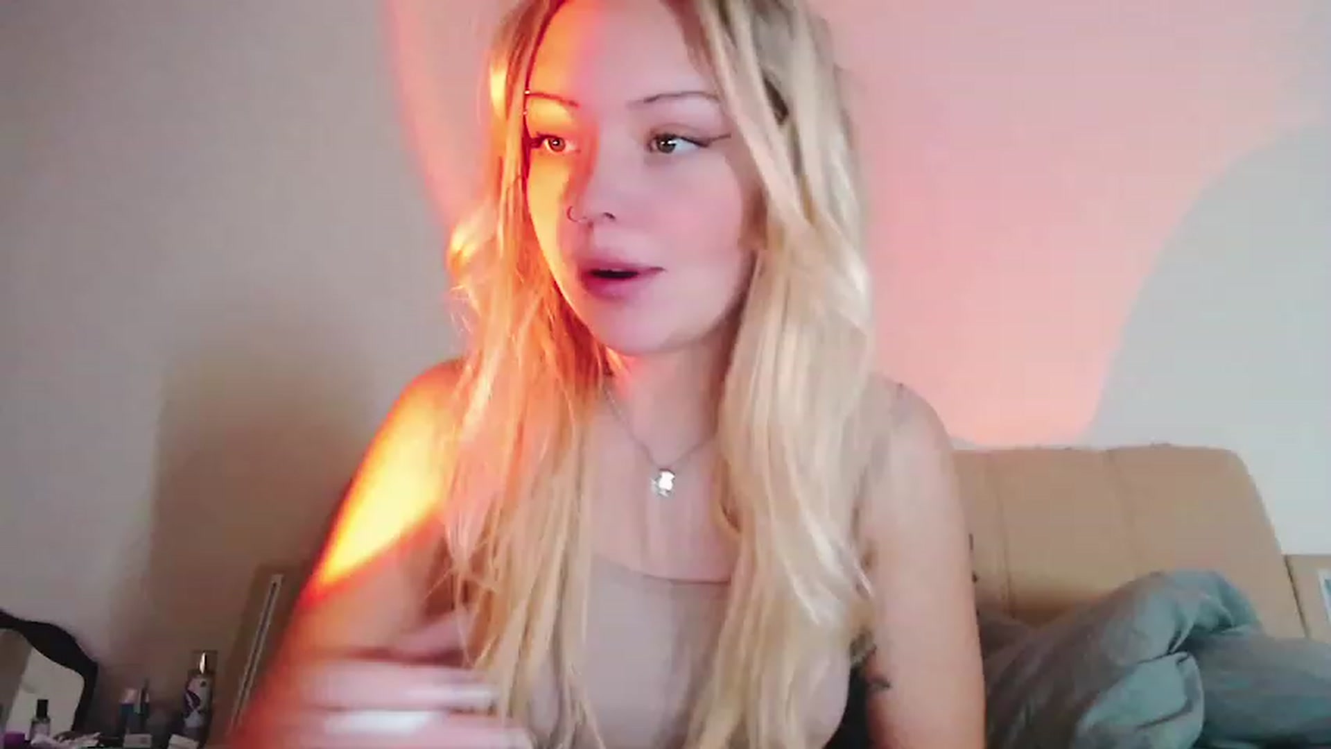 Gallery image thumbnail from Sk8Gurl420's myfreecams stream on, 02/01/2023, 16:04 image 5 of 20