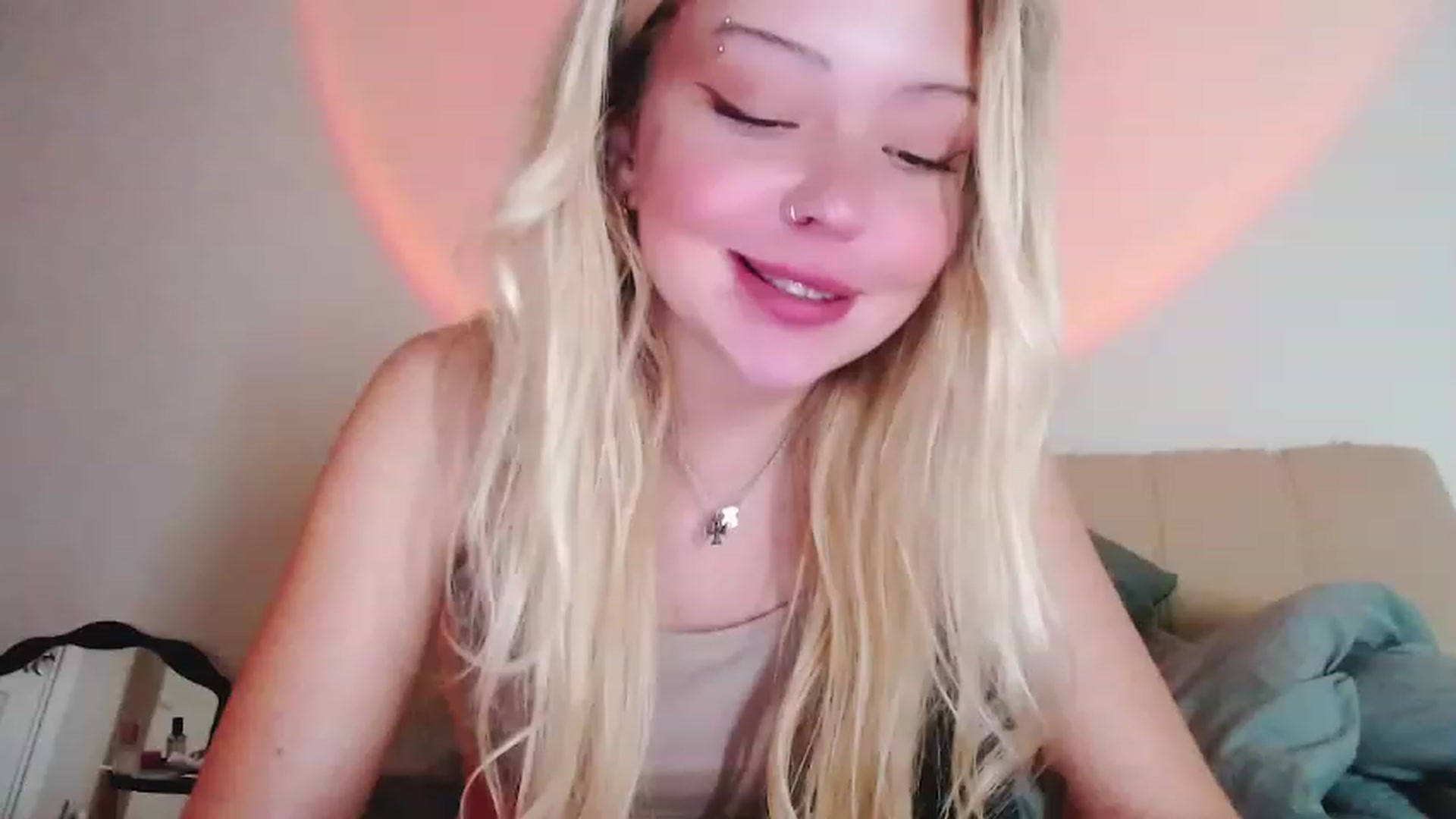 Gallery image thumbnail from Sk8Gurl420's myfreecams stream on, 02/01/2023, 16:04 image 17 of 20