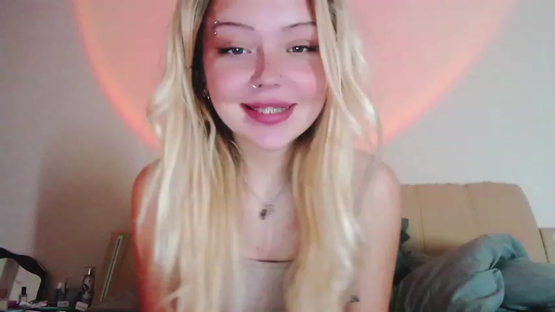 Gallery image thumbnail from Sk8Gurl420's myfreecams stream on, 02/01/2023, 16:04 image 9 of 20