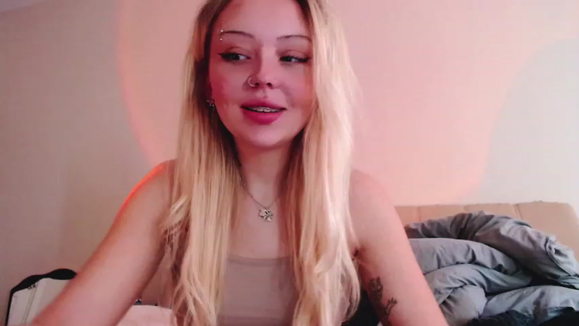 Gallery image thumbnail from Sk8Gurl420's myfreecams stream on, 02/02/2023, 09:33 image 8 of 20
