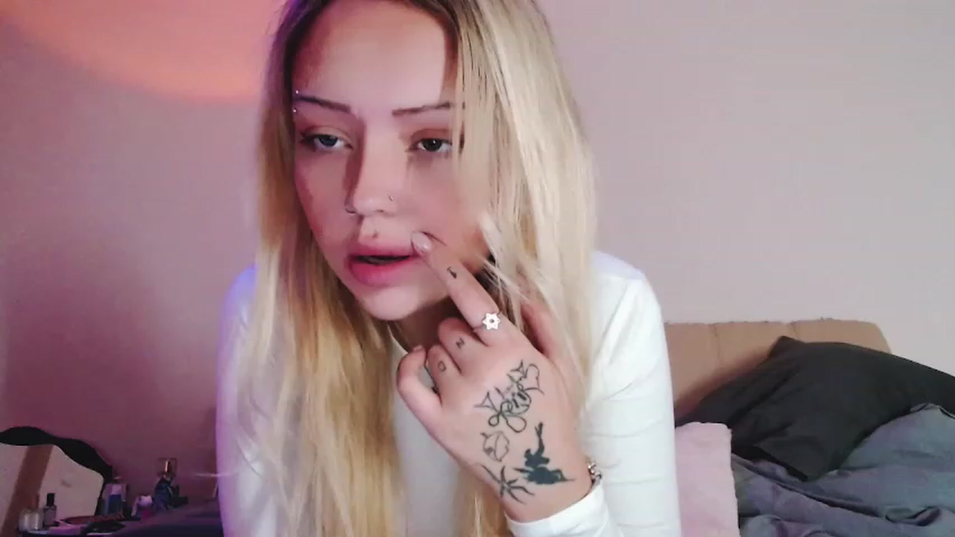 Gallery image thumbnail from Sk8Gurl420's myfreecams stream on, 02/03/2023, 16:49 image 3 of 20
