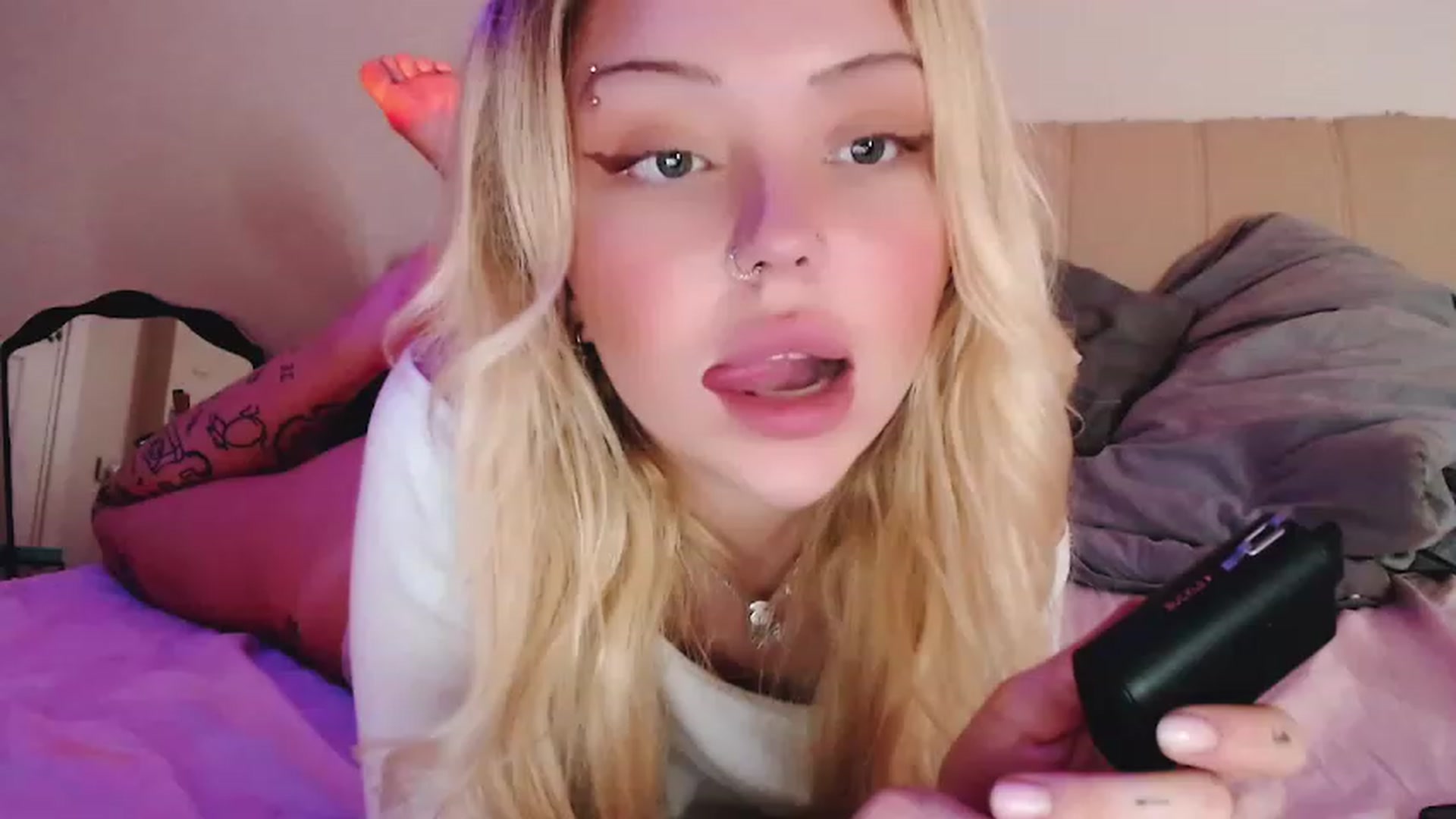 Gallery image thumbnail from Sk8Gurl420's myfreecams stream on, 02/04/2023, 07:48 image 8 of 20